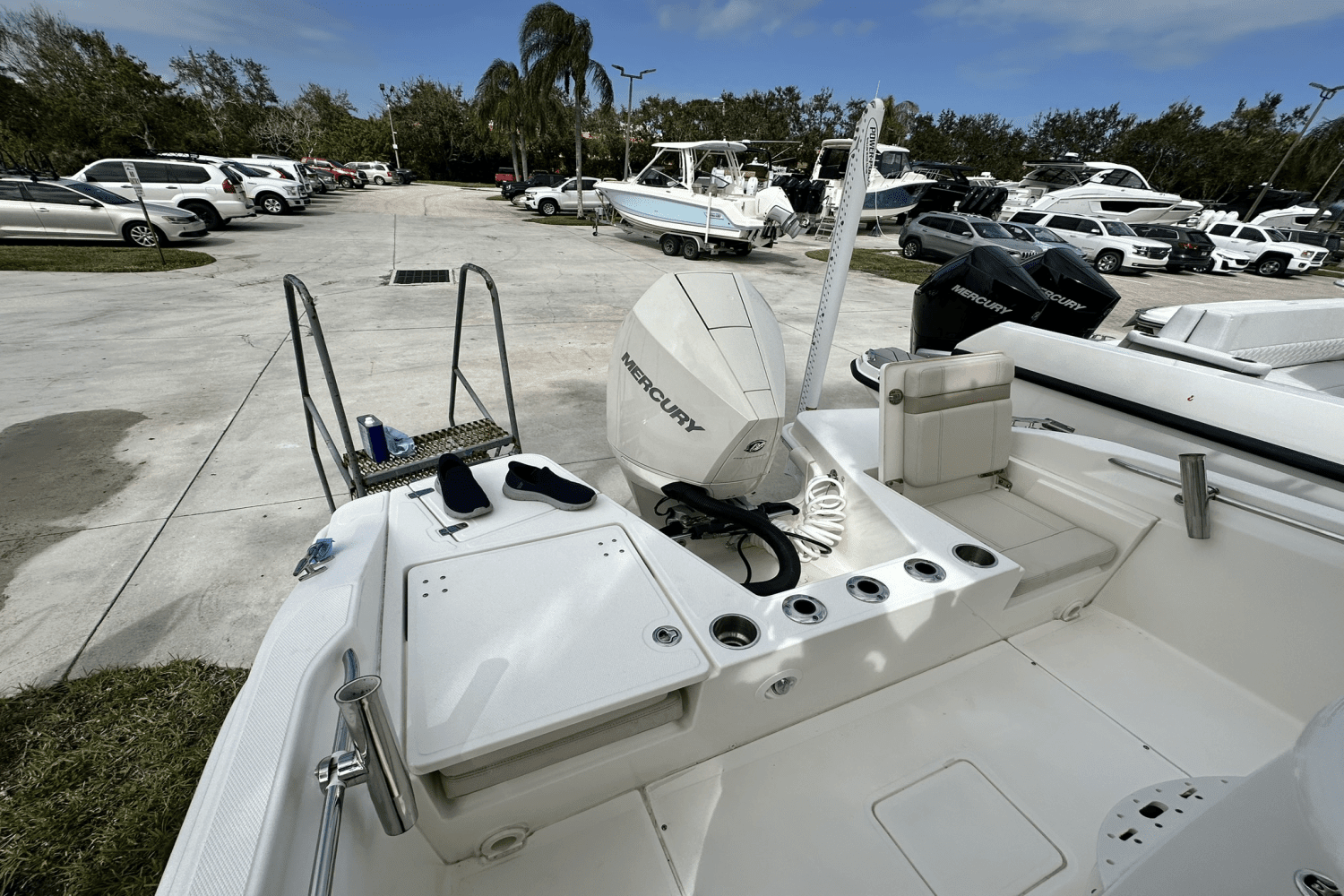 2021 Boston Whaler 220 DAUNTLESS Image Thumbnail #7