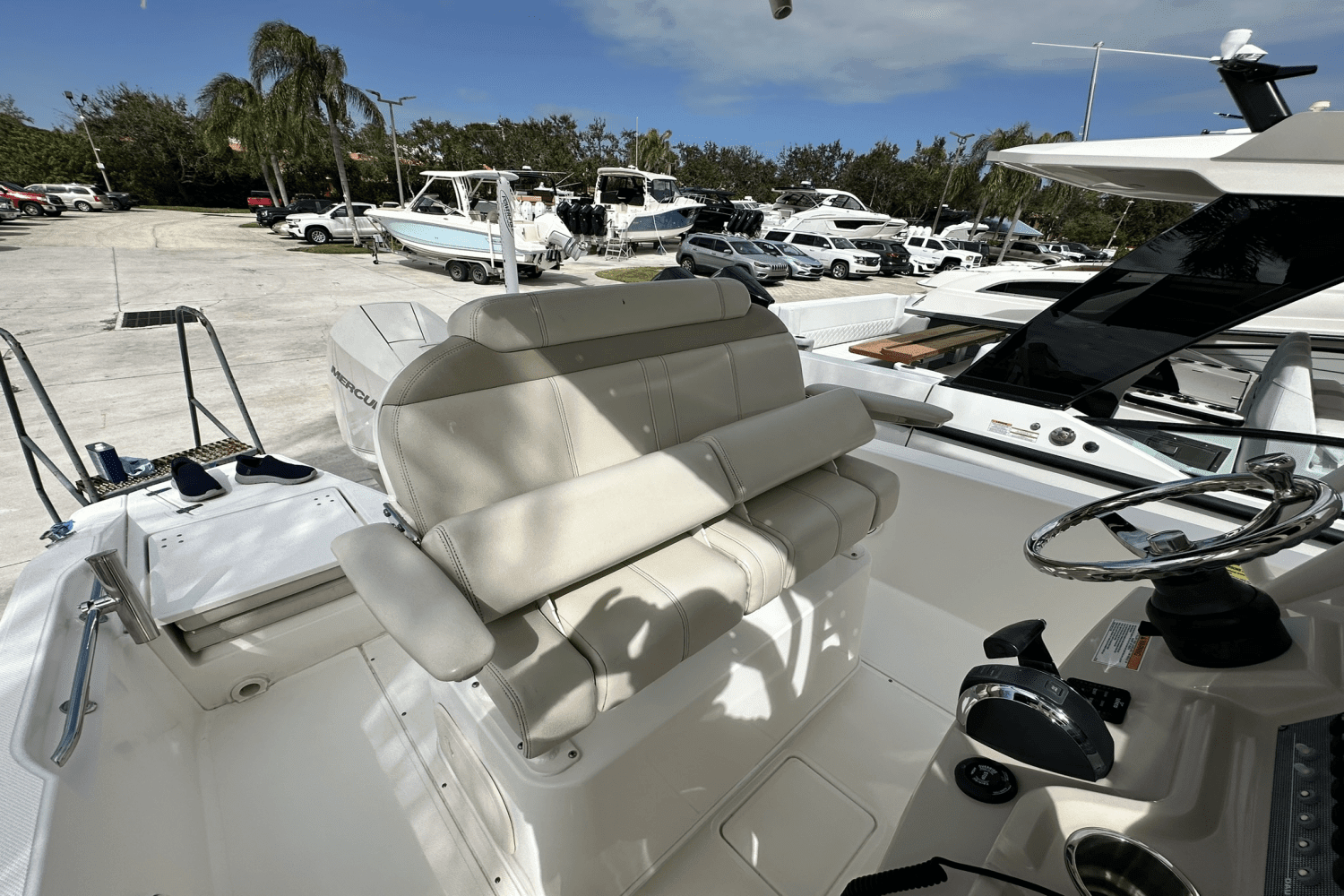 2021 Boston Whaler 220 DAUNTLESS Image Thumbnail #10