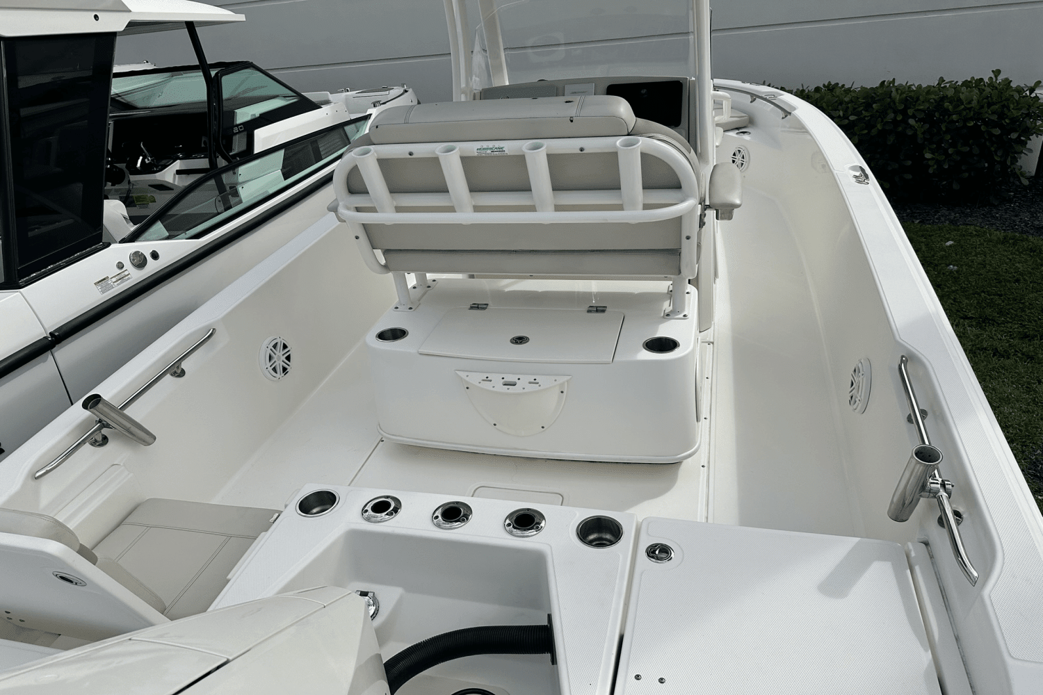 2021 Boston Whaler 220 DAUNTLESS Image Thumbnail #3