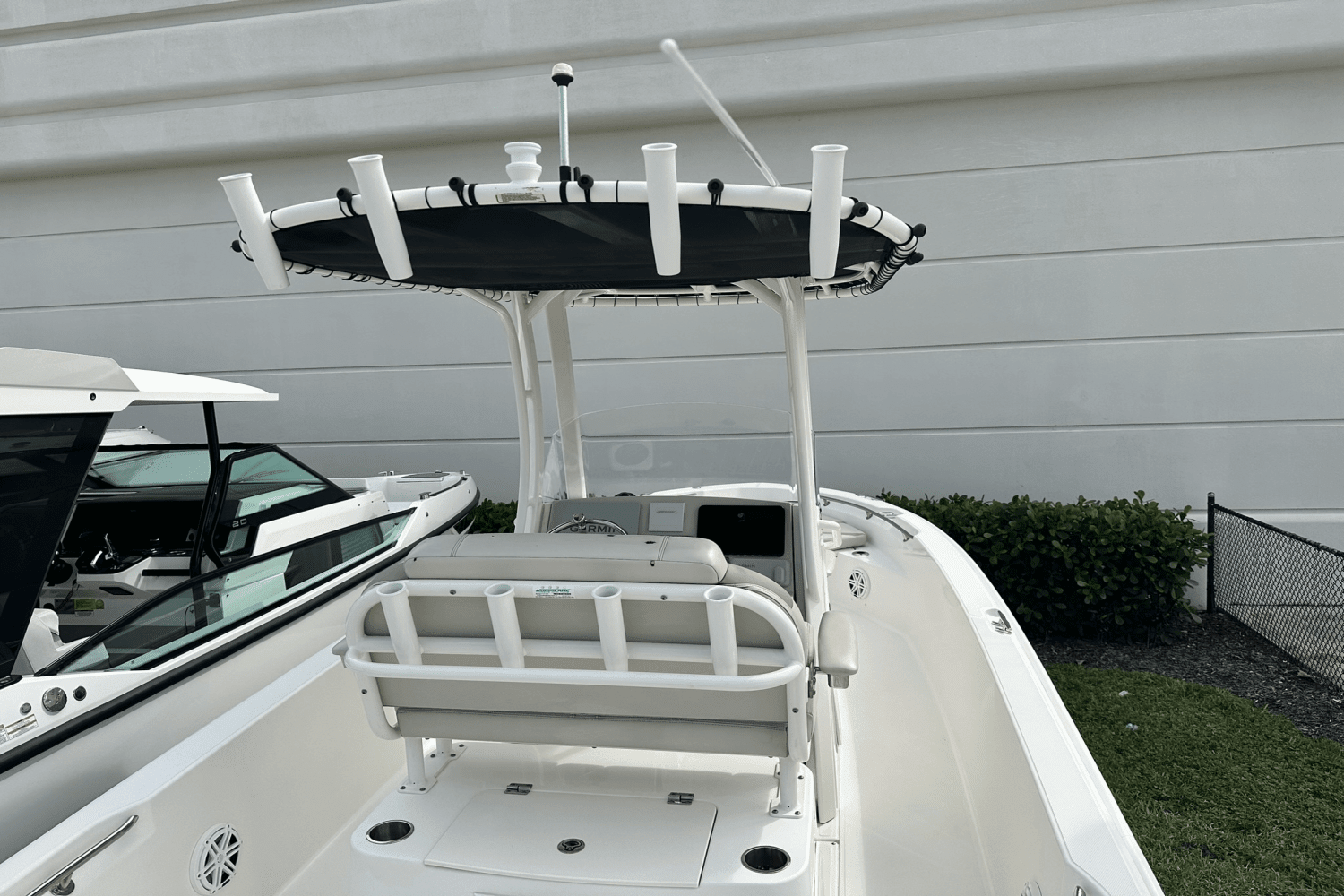 2021 Boston Whaler 220 DAUNTLESS Image Thumbnail #4