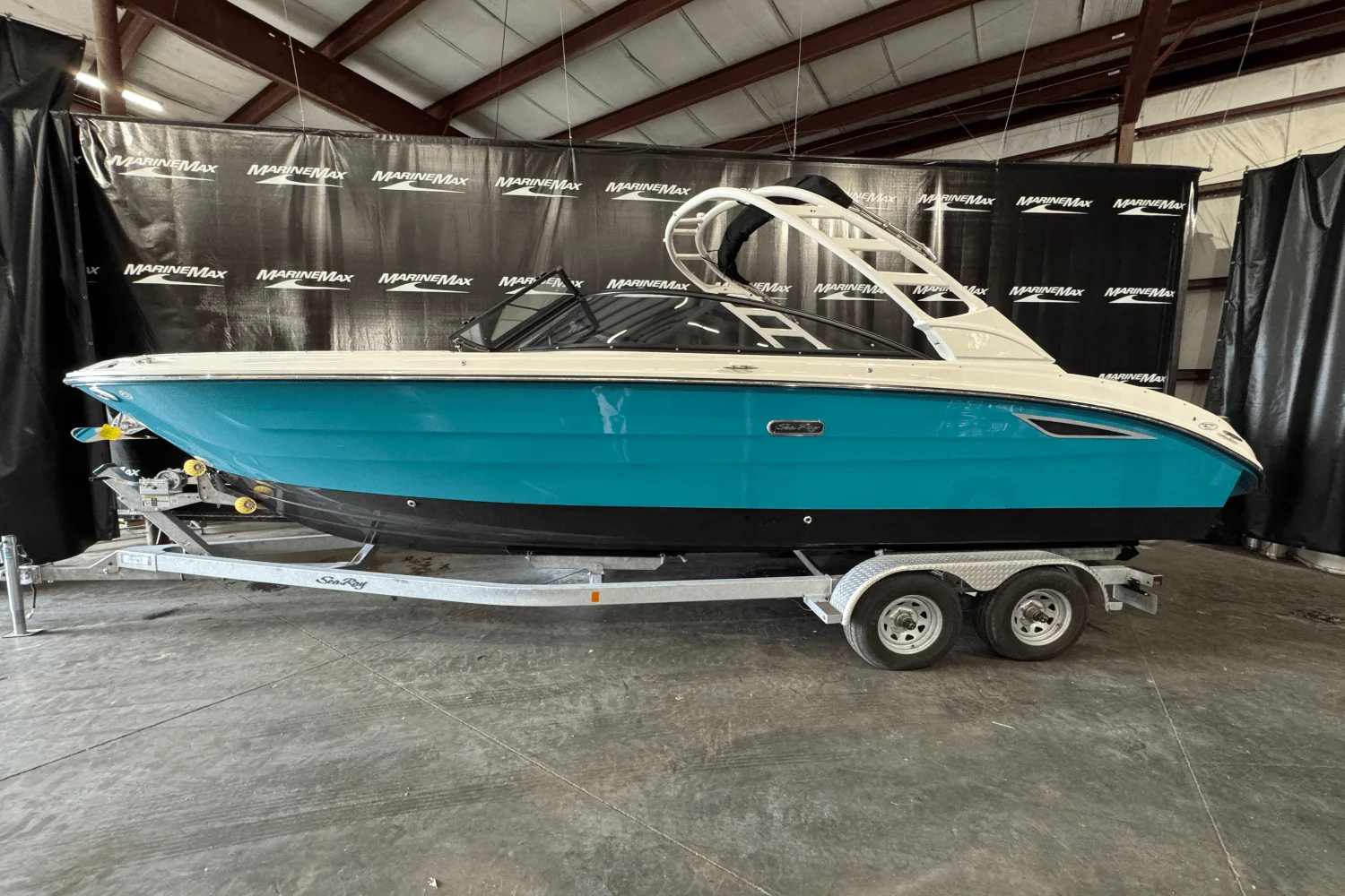 2025 Sea Ray SDX 270 Image Thumbnail #2