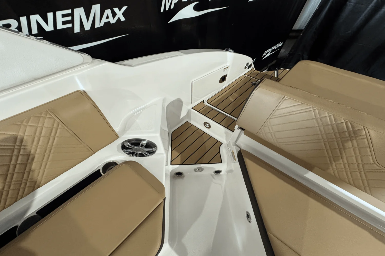 2025 Sea Ray SDX 270 Image Thumbnail #8