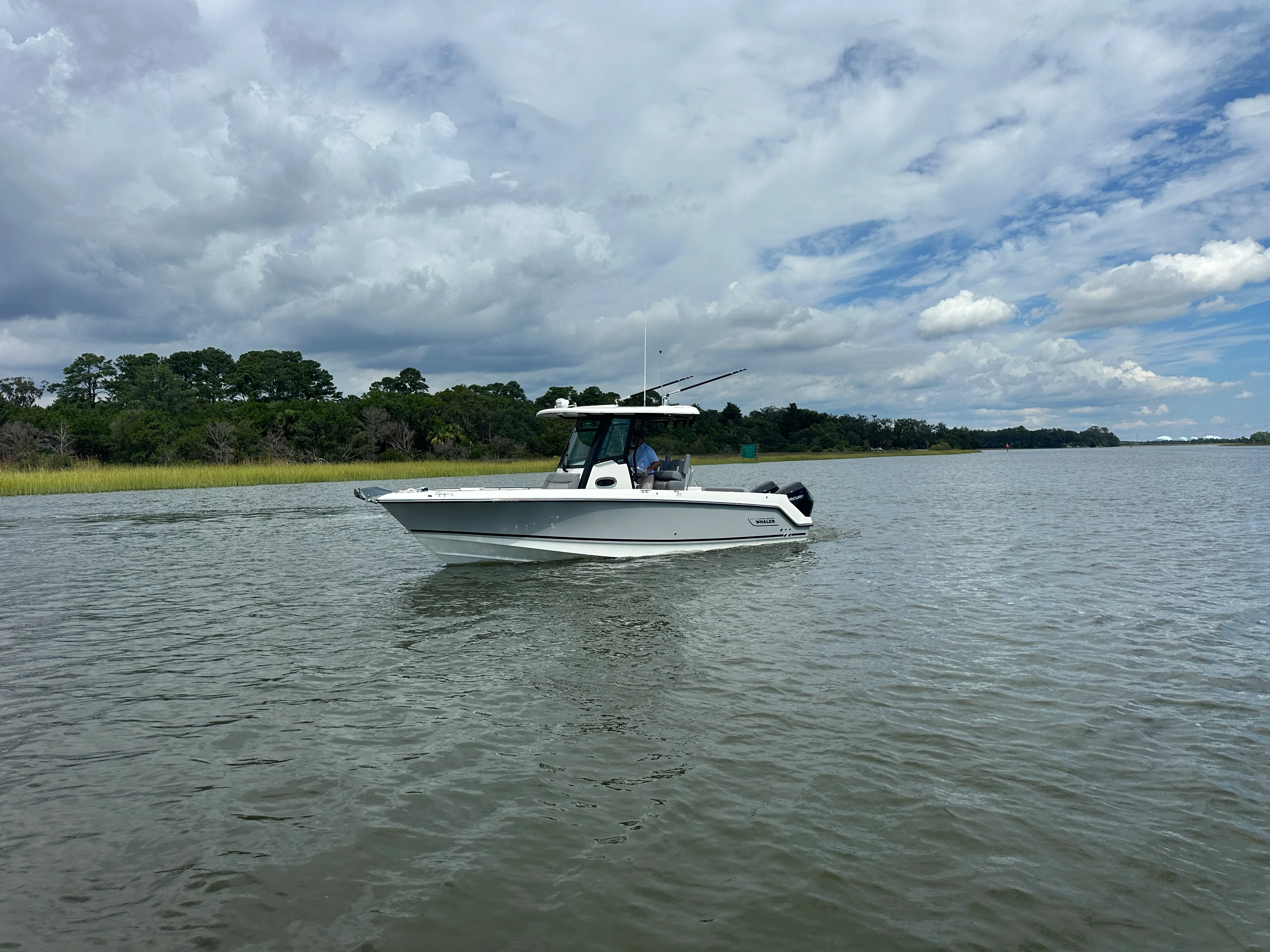 2025 Boston Whaler 250 Outrage Image Thumbnail #4