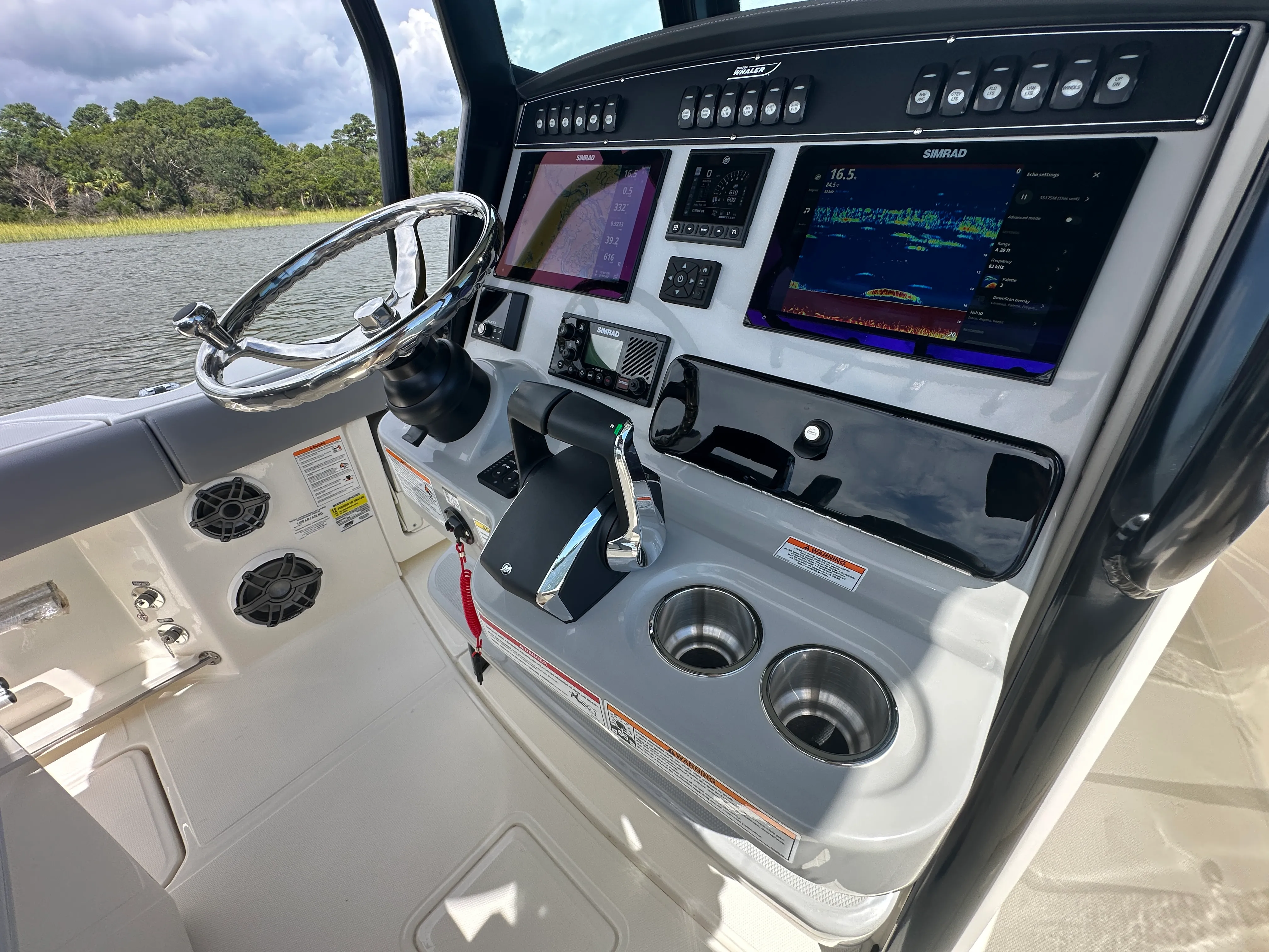 2025 Boston Whaler 250 Outrage Image Thumbnail #16