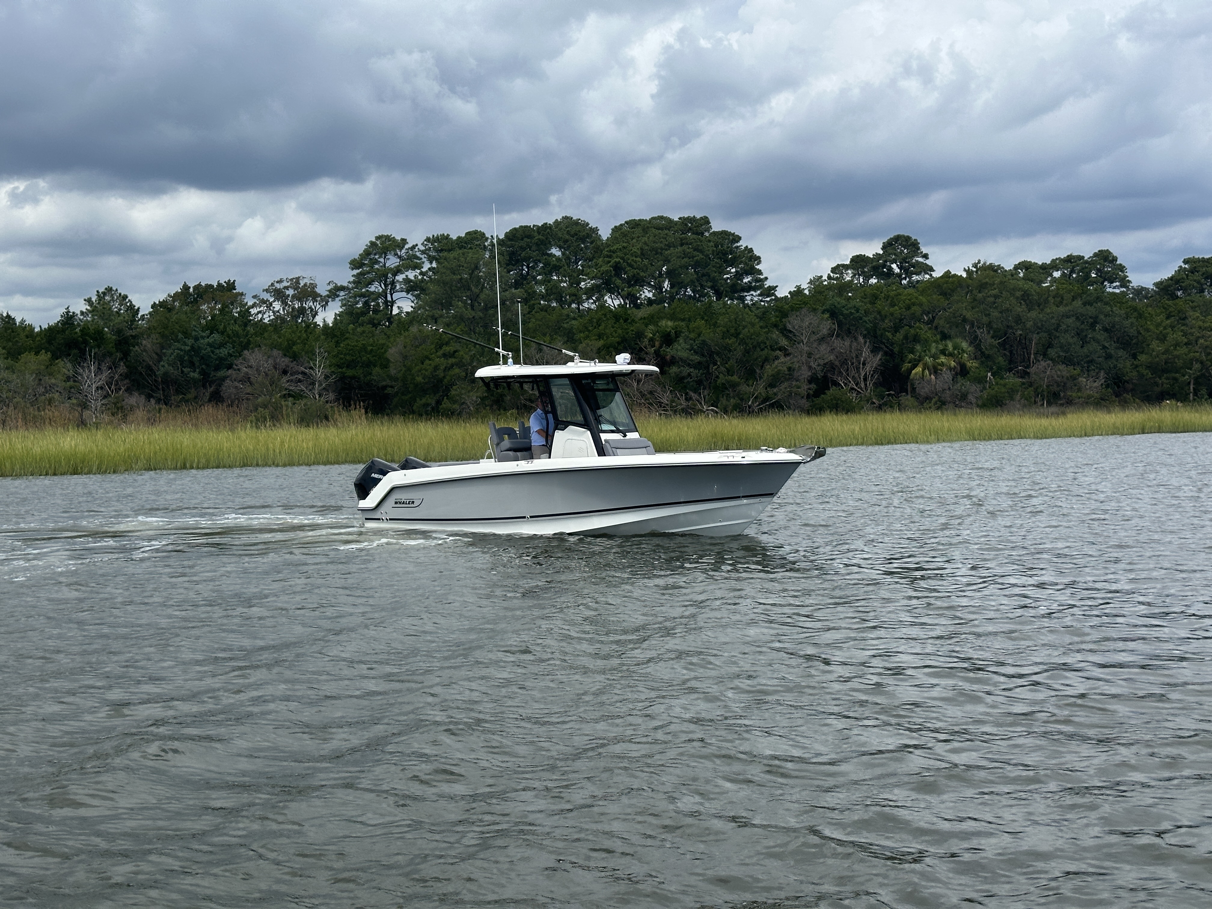 2025 Boston Whaler 250 Outrage Image Thumbnail #1