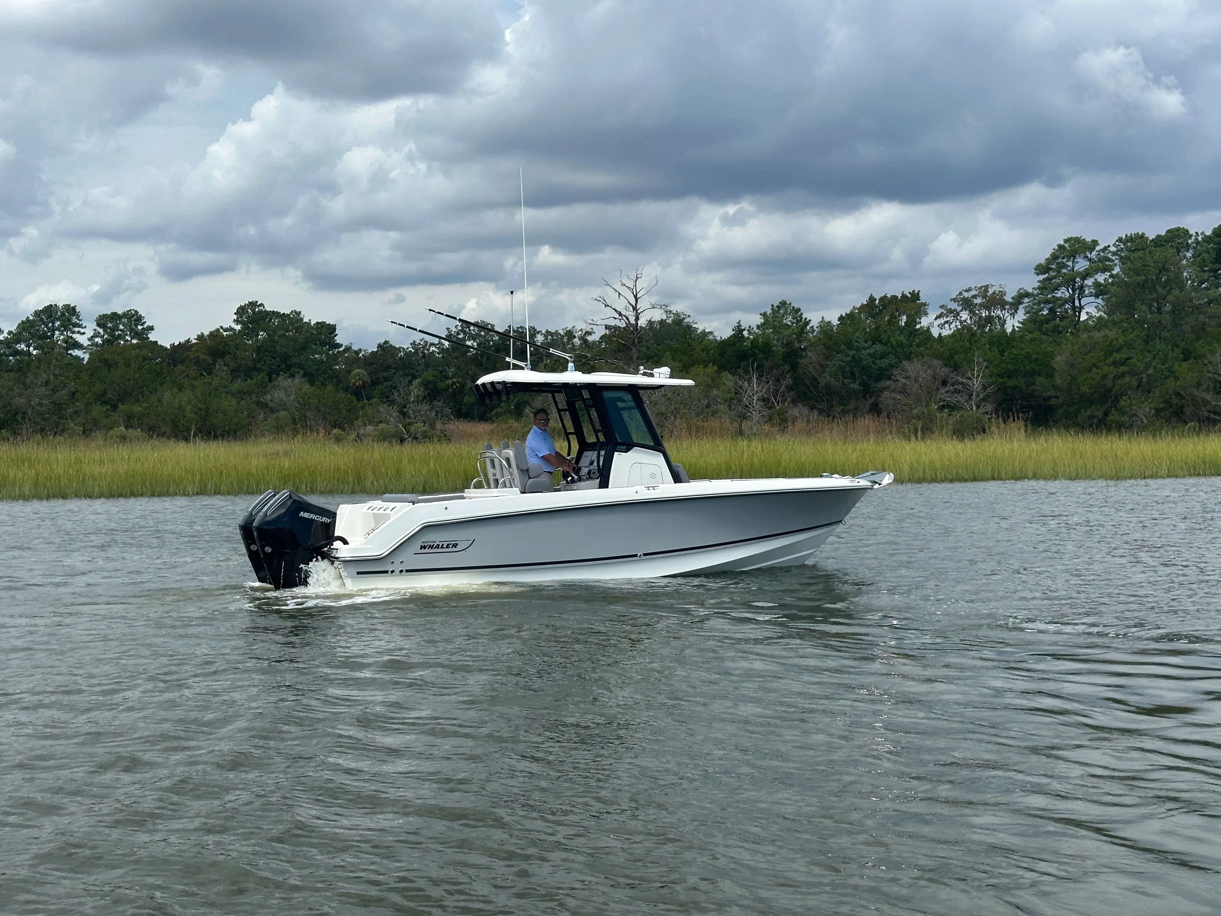 2025 Boston Whaler 250 Outrage Image Thumbnail #0