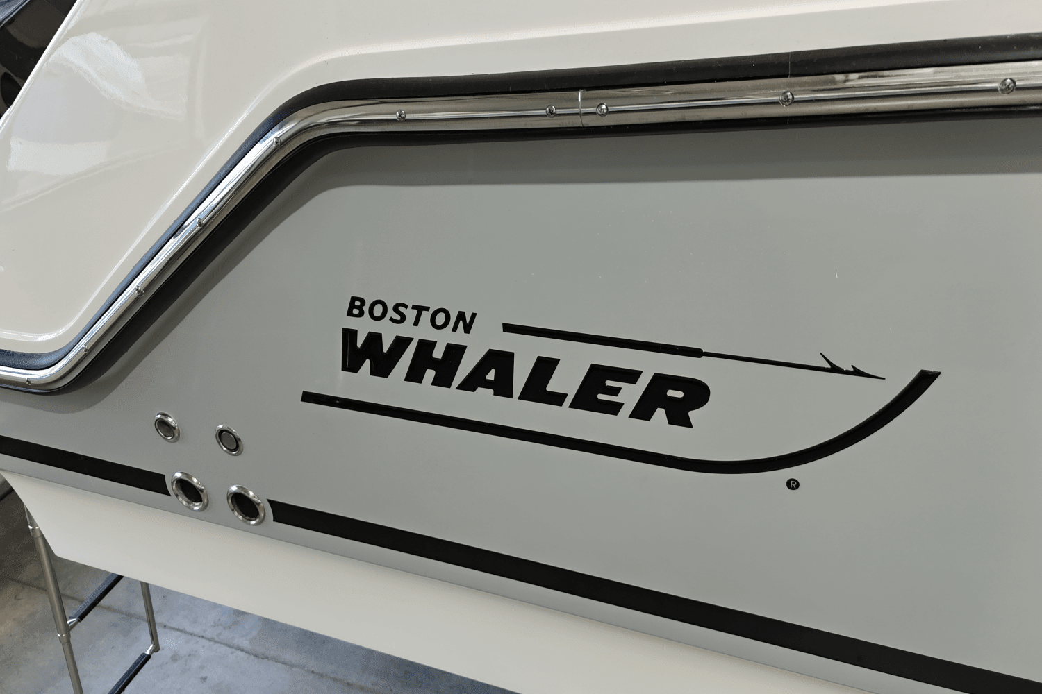 2025 Boston Whaler 250 Outrage Image Thumbnail #5