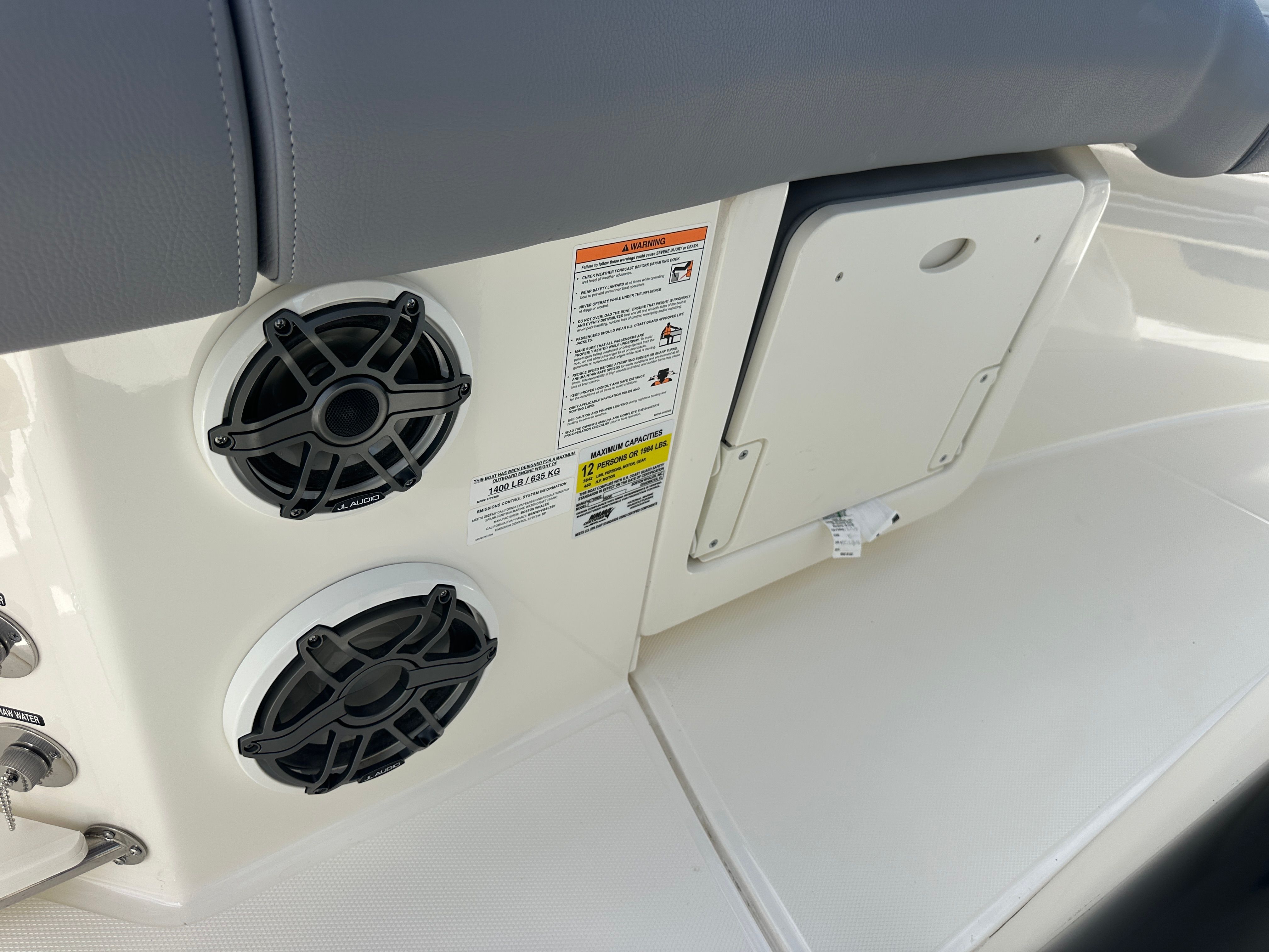 2025 Boston Whaler 250 Outrage Image Thumbnail #19