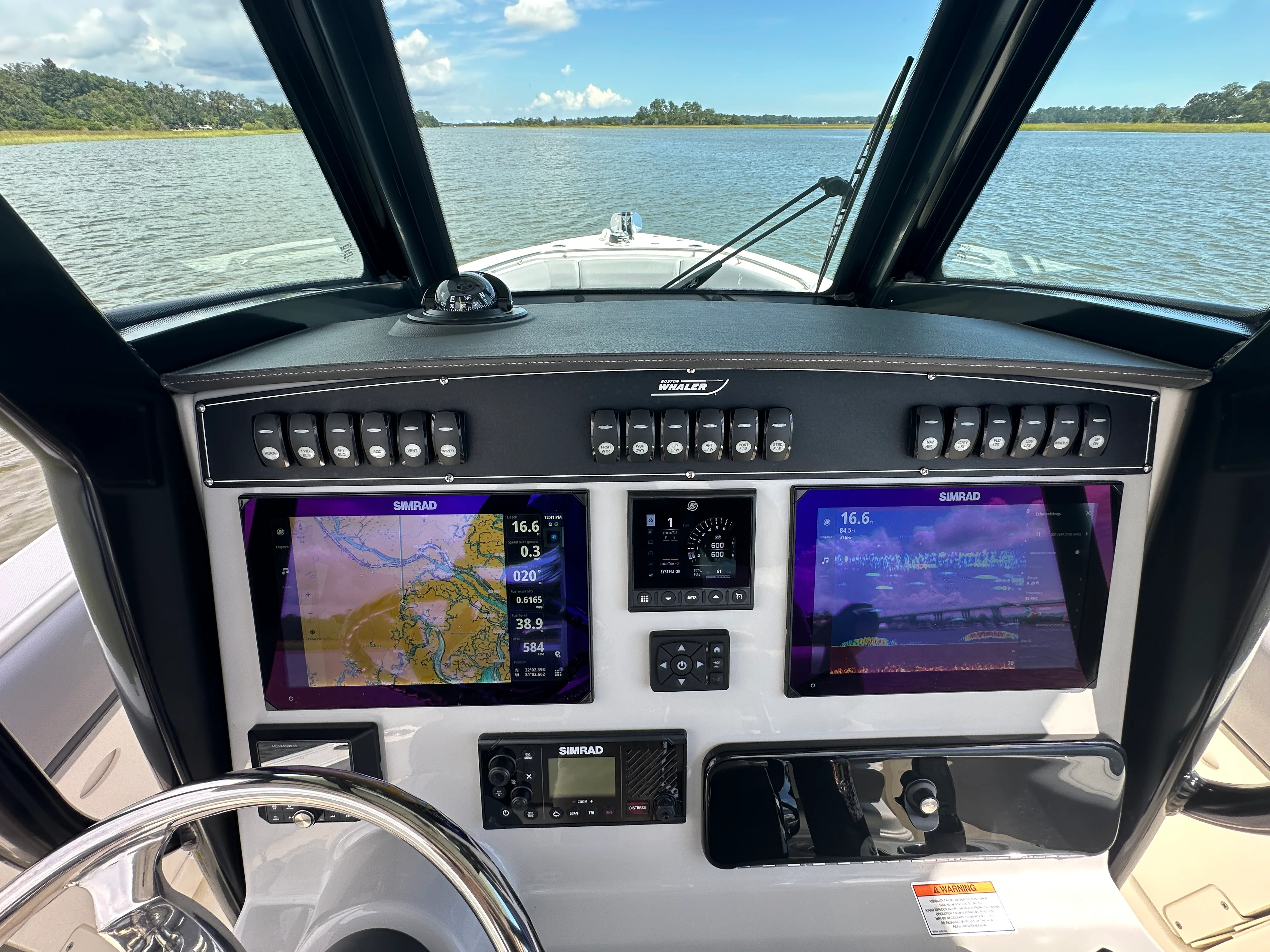 2025 Boston Whaler 250 Outrage Image Thumbnail #15