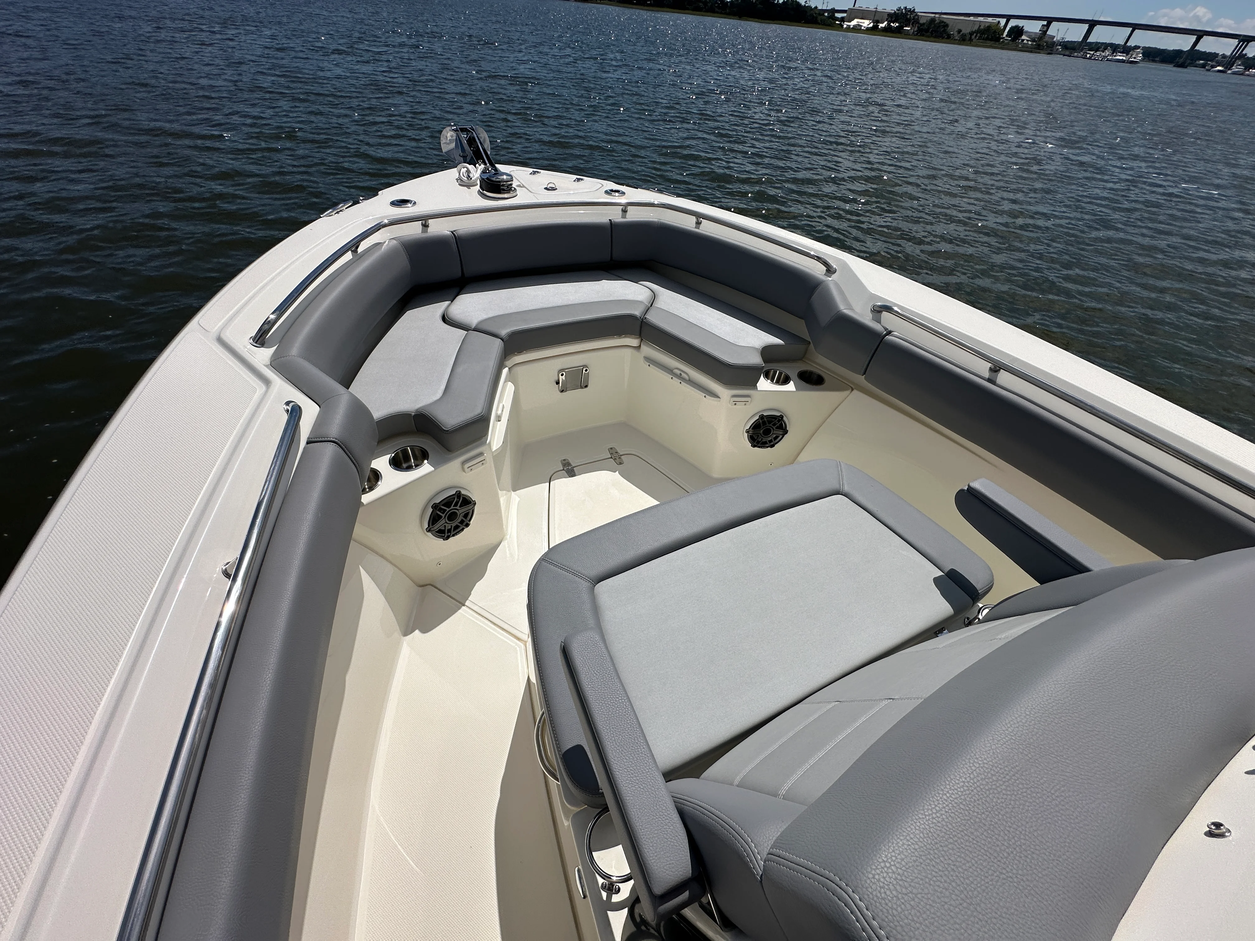 2025 Boston Whaler 250 Outrage Image Thumbnail #12