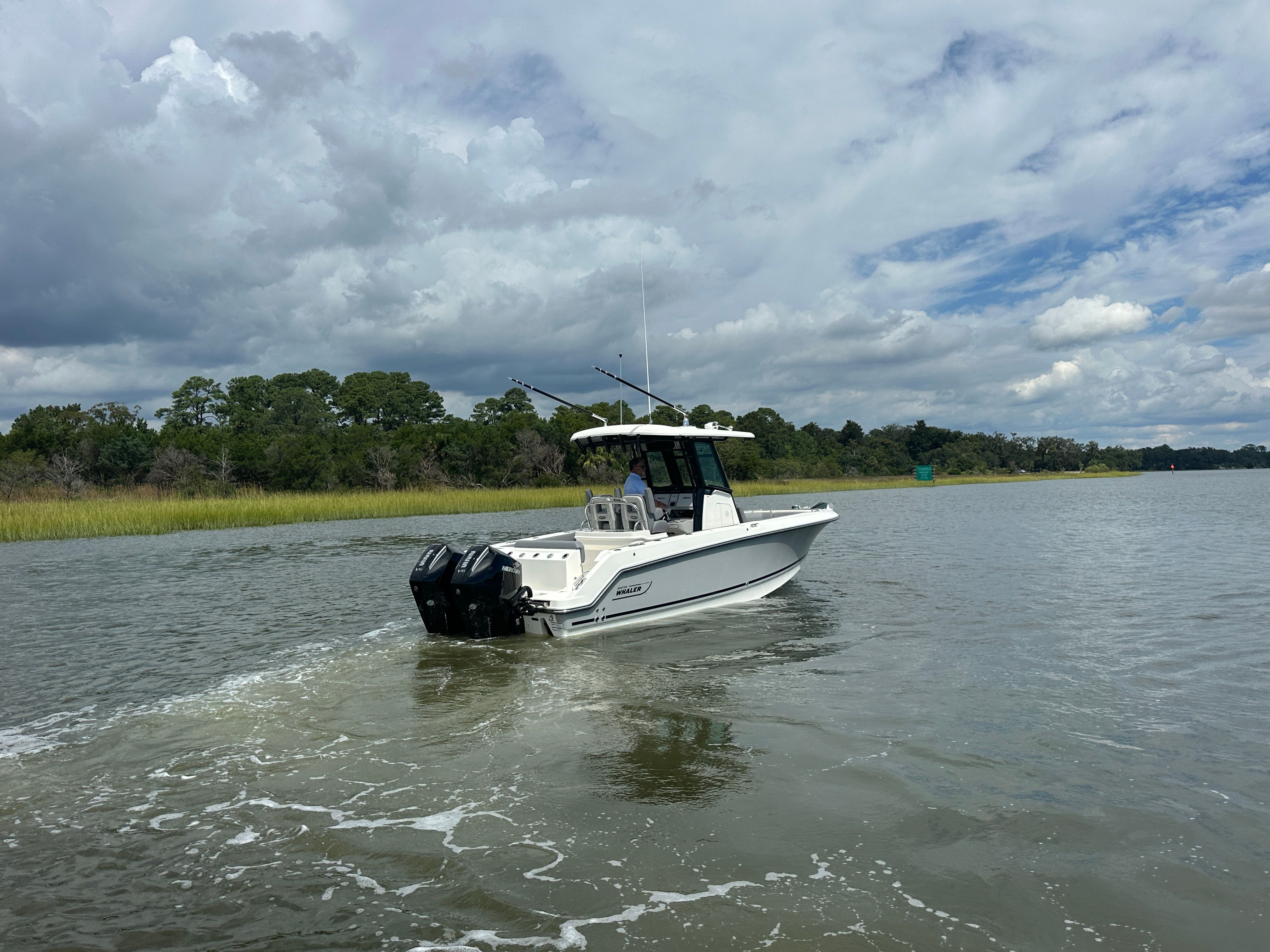 2025 Boston Whaler 250 Outrage Image Thumbnail #11