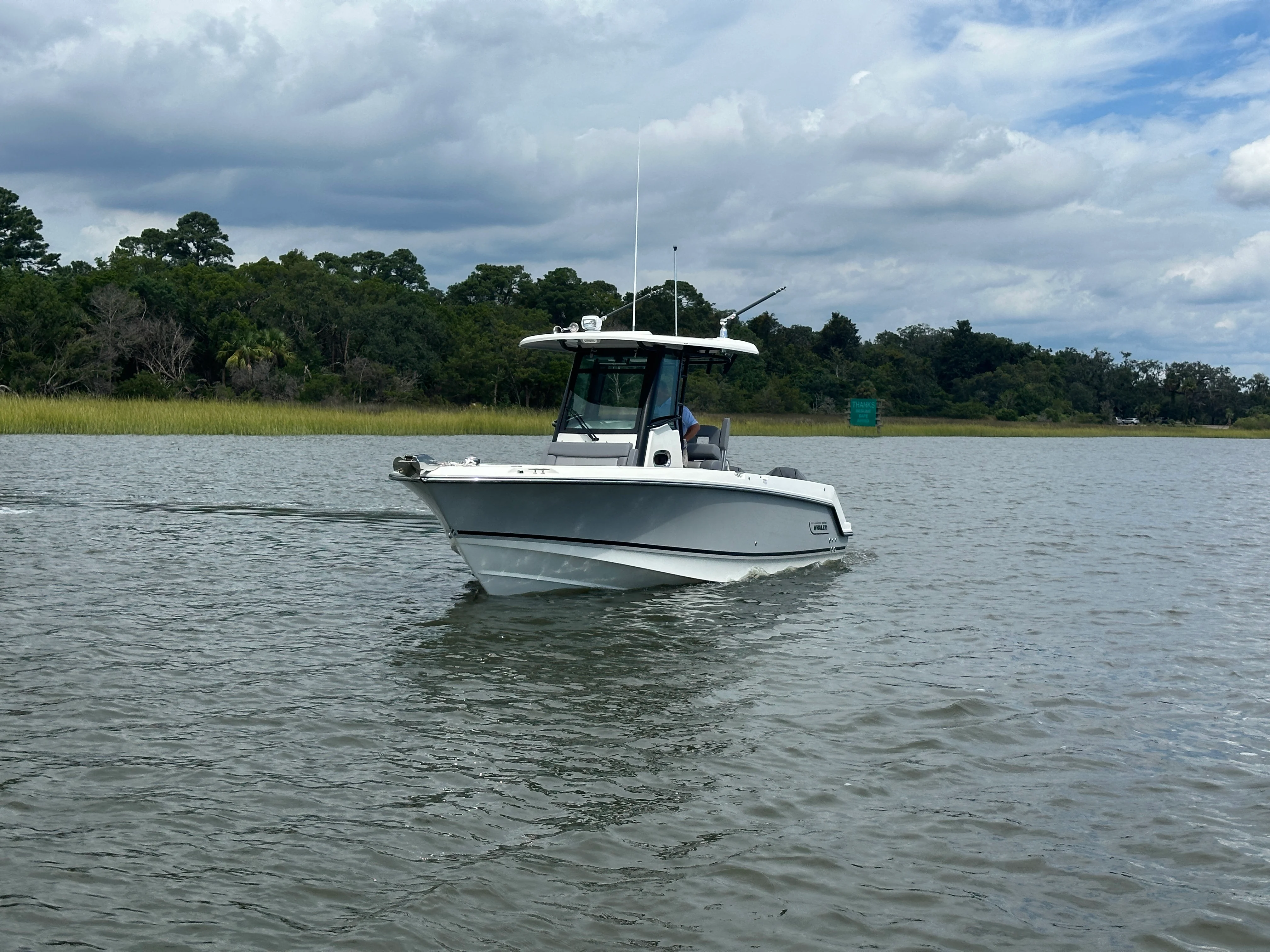 2025 Boston Whaler 250 Outrage Image Thumbnail #3