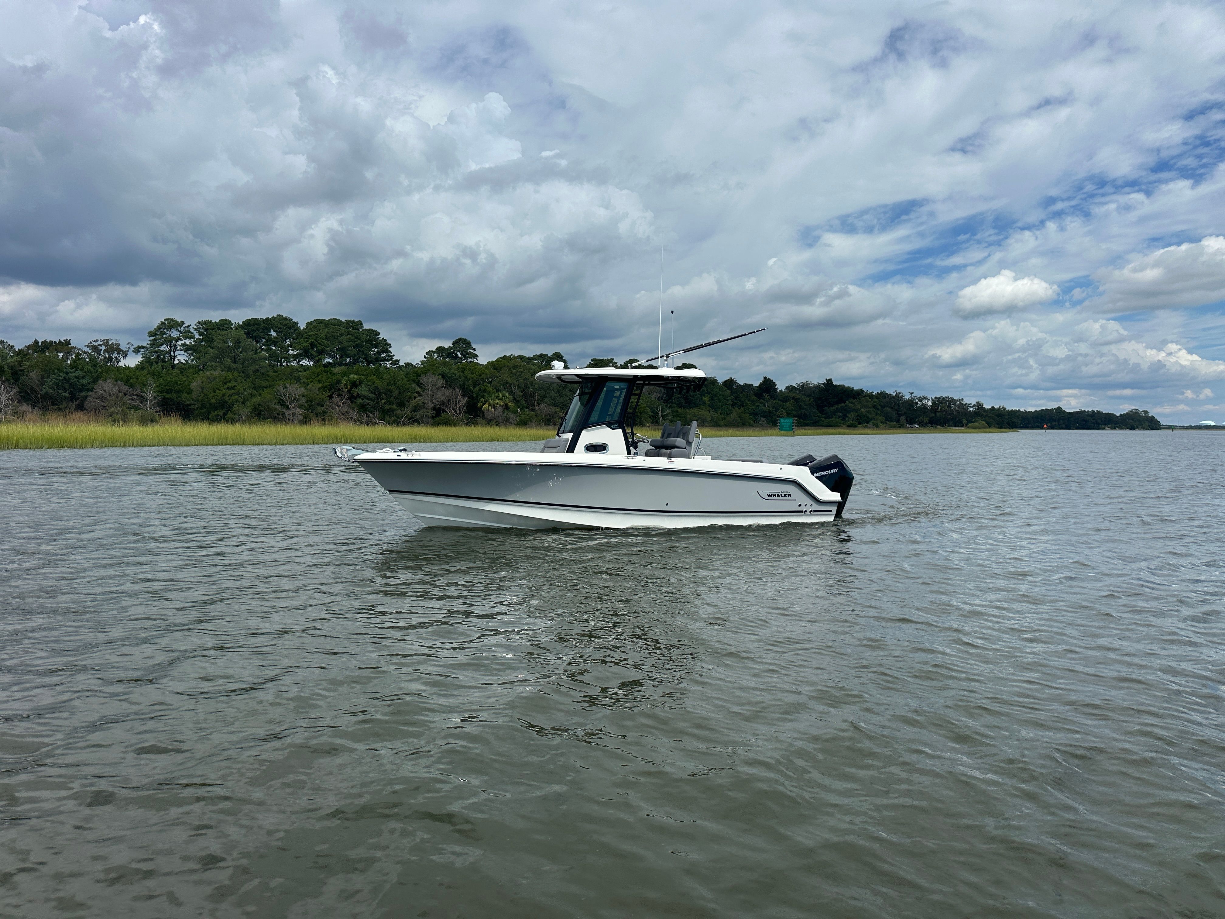 2025 Boston Whaler 250 Outrage Image Thumbnail #5