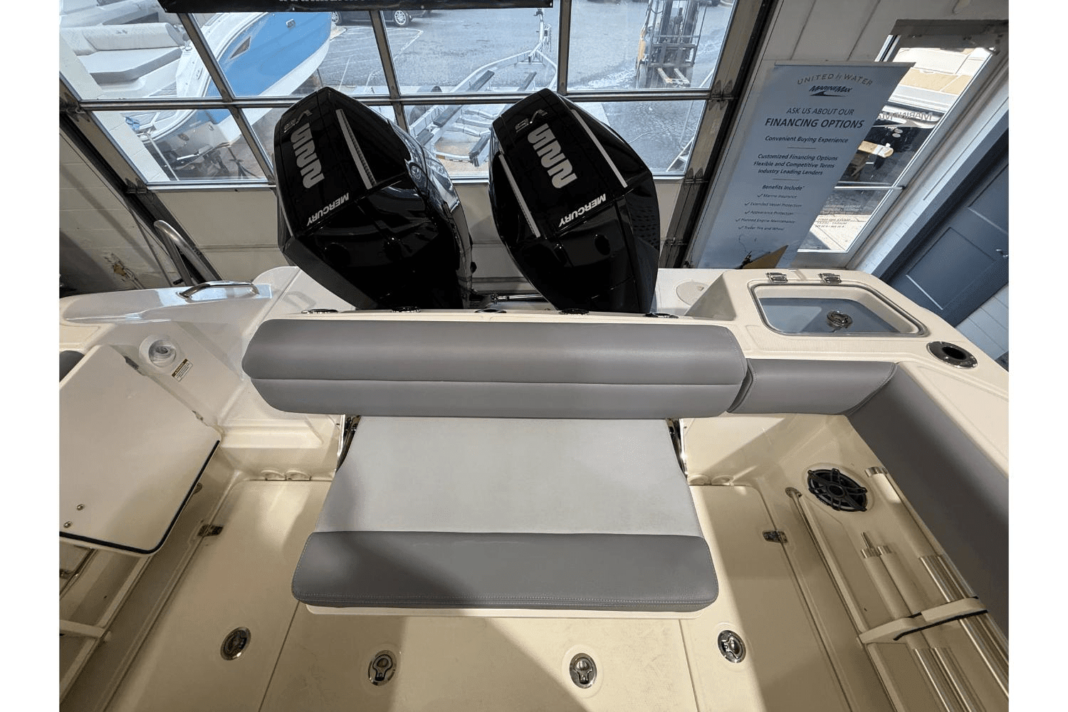 2025 Boston Whaler 250 Outrage Image Thumbnail #8