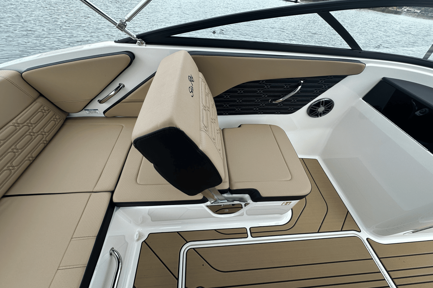 2025 Sea Ray SPX 190 Image Thumbnail #14