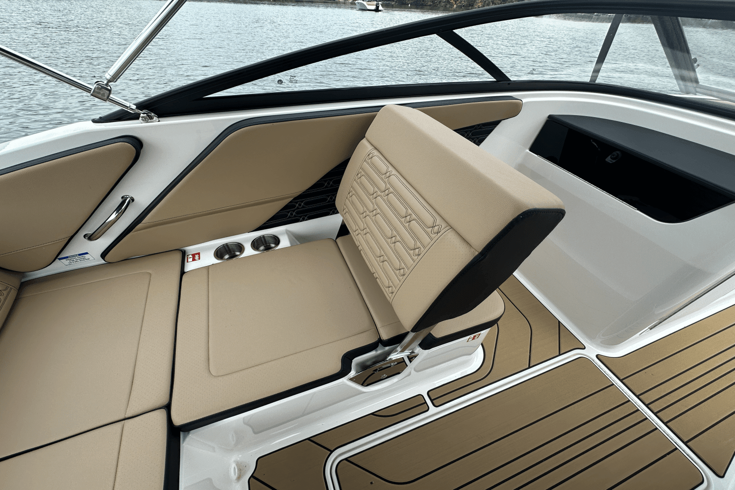 2025 Sea Ray SPX 190 Image Thumbnail #15
