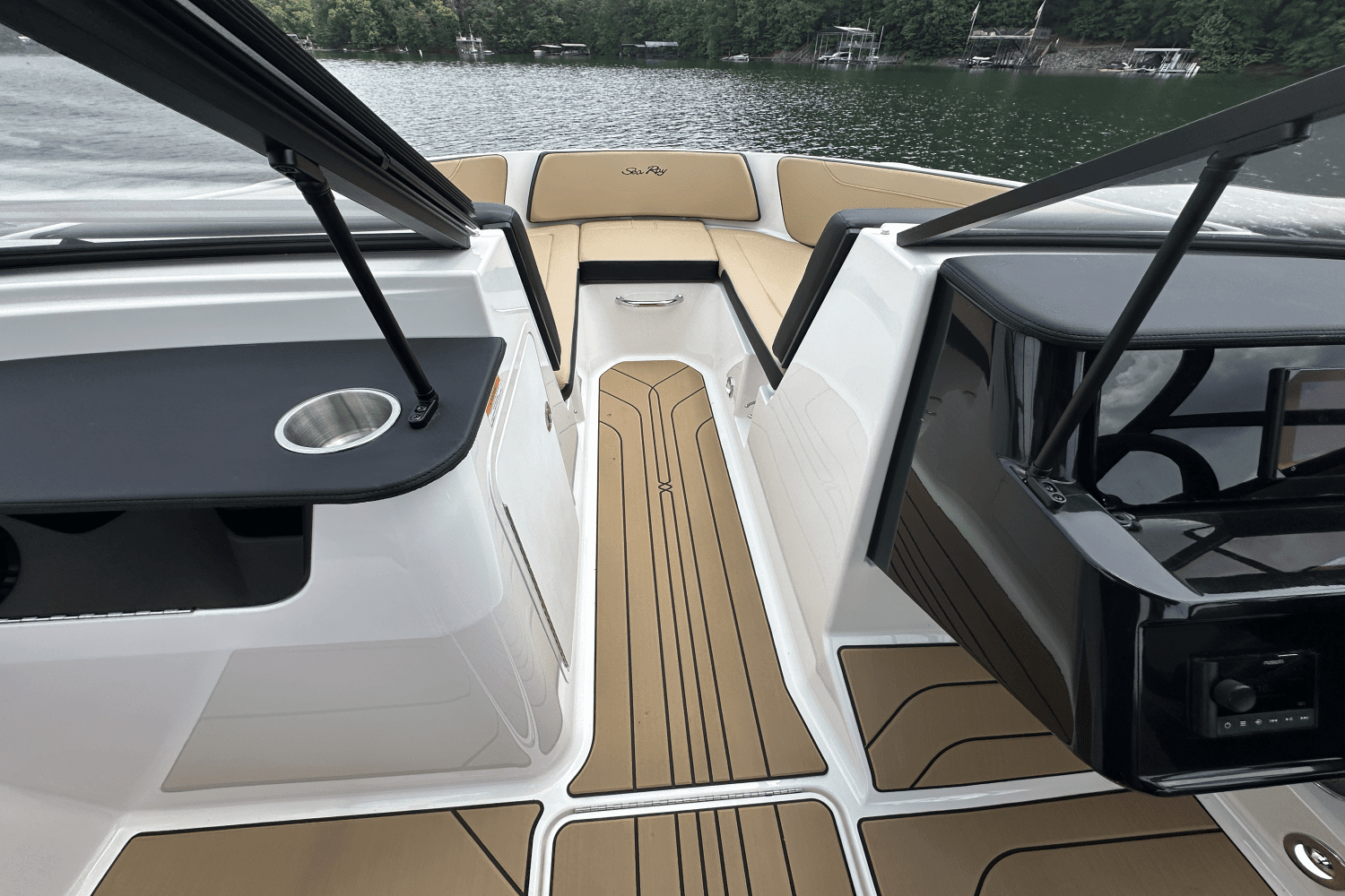 2025 Sea Ray SPX 190 Image Thumbnail #18