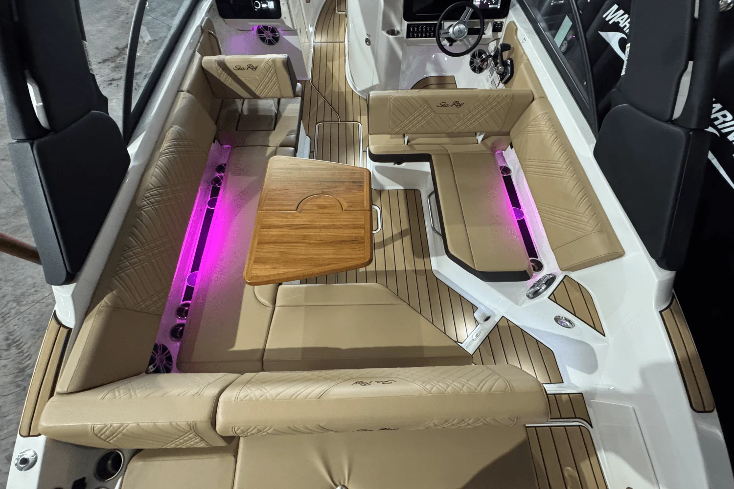 2025 Sea Ray SDX 270 Image Thumbnail #13