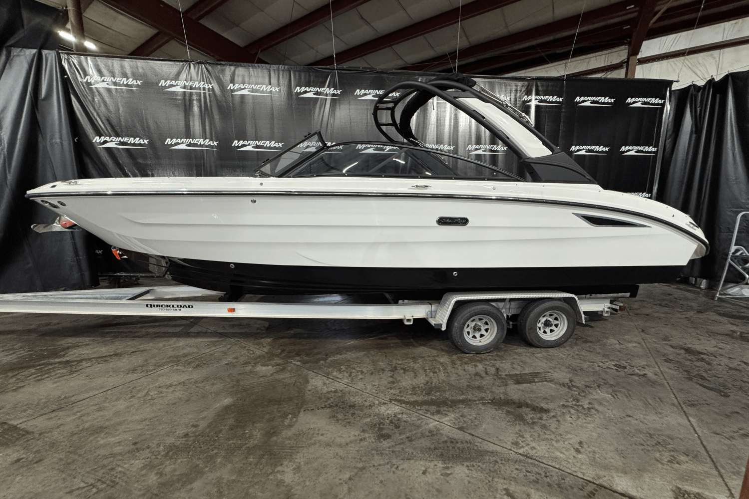 2025 Sea Ray SDX 270 Image Thumbnail #2