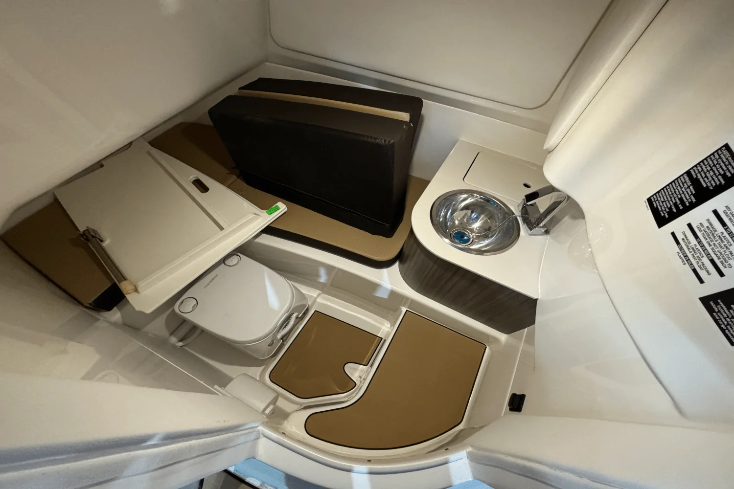 2025 Sea Ray SDX 270 Image Thumbnail #33