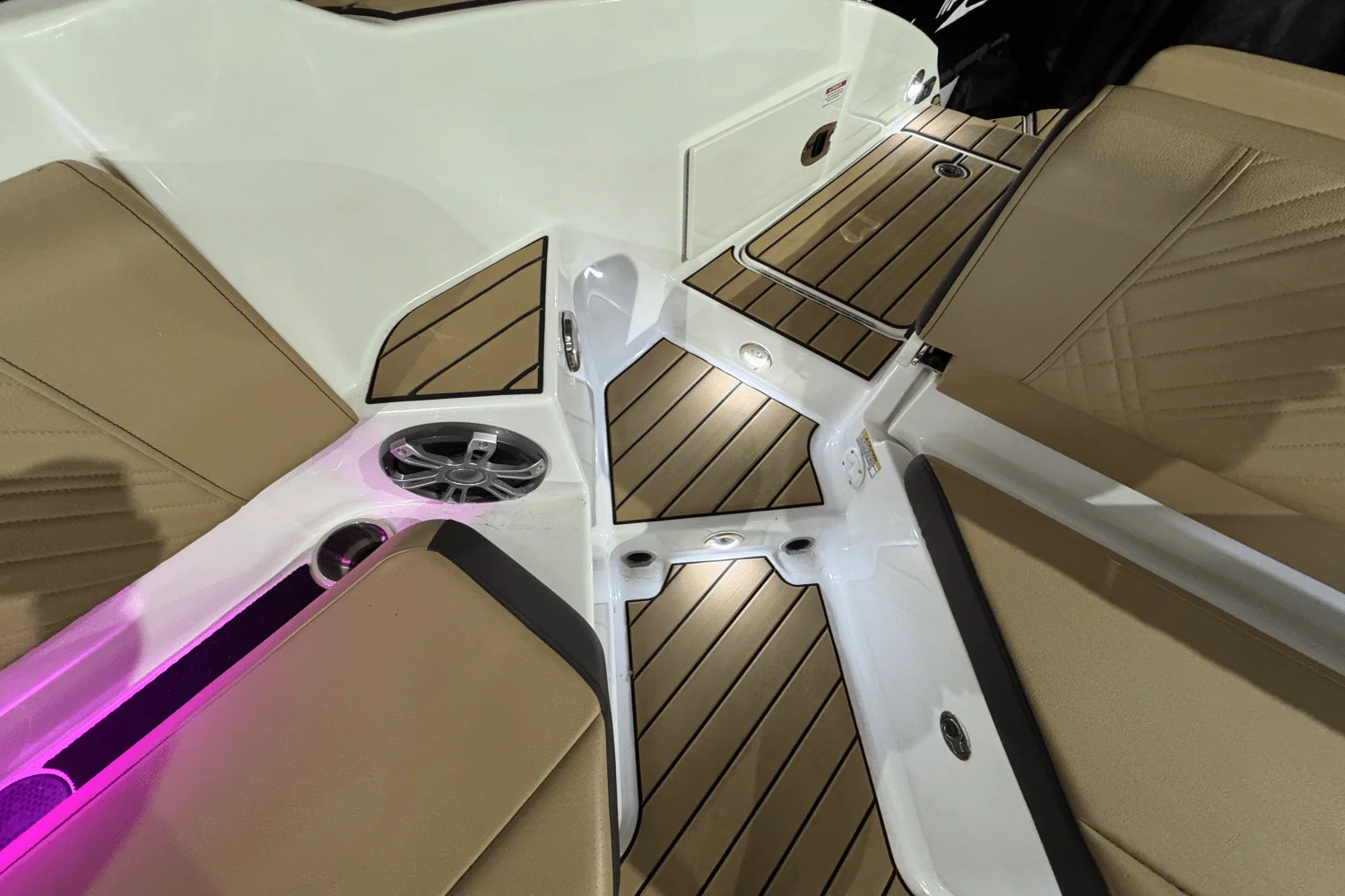 2025 Sea Ray SDX 270 Image Thumbnail #17