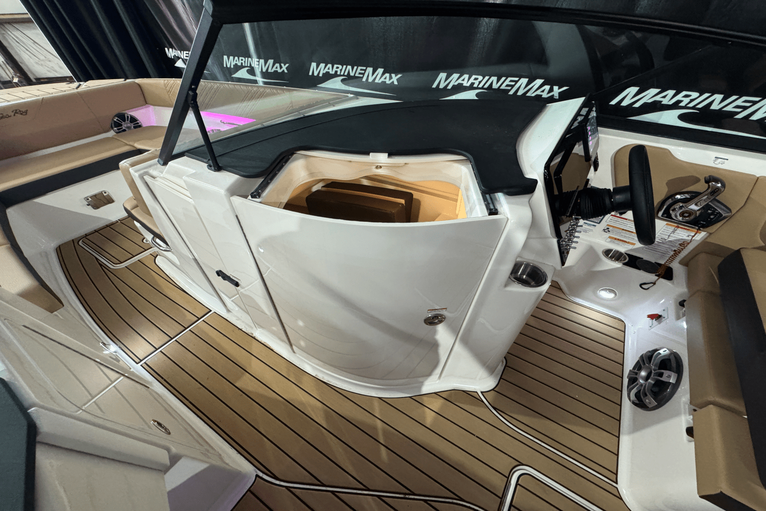 2025 Sea Ray SDX 270 Image Thumbnail #31