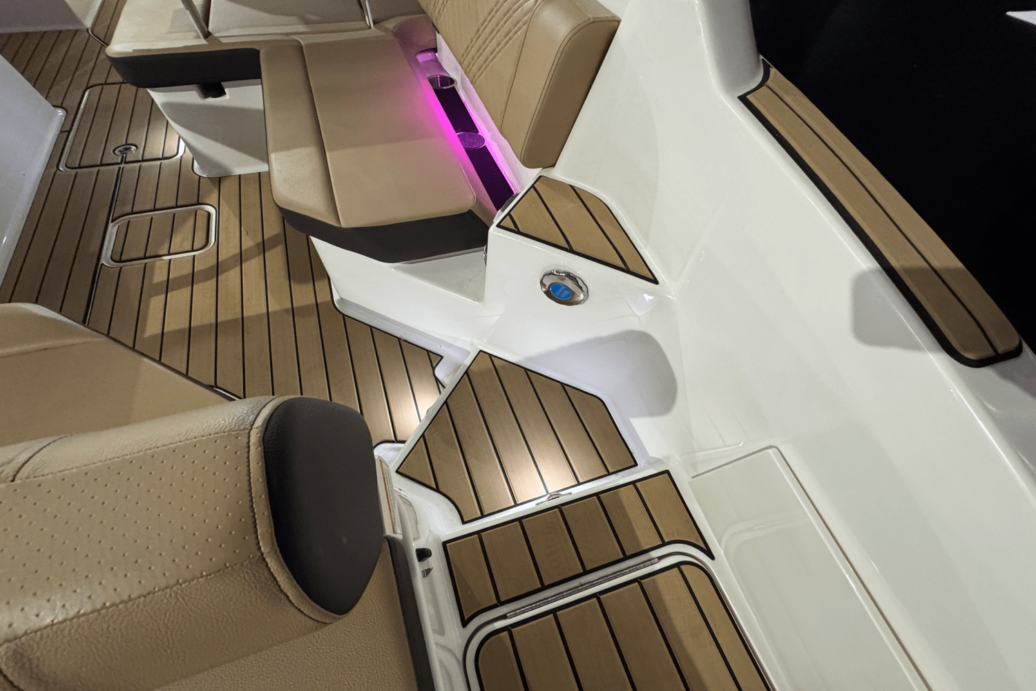 2025 Sea Ray SDX 270 Image Thumbnail #12