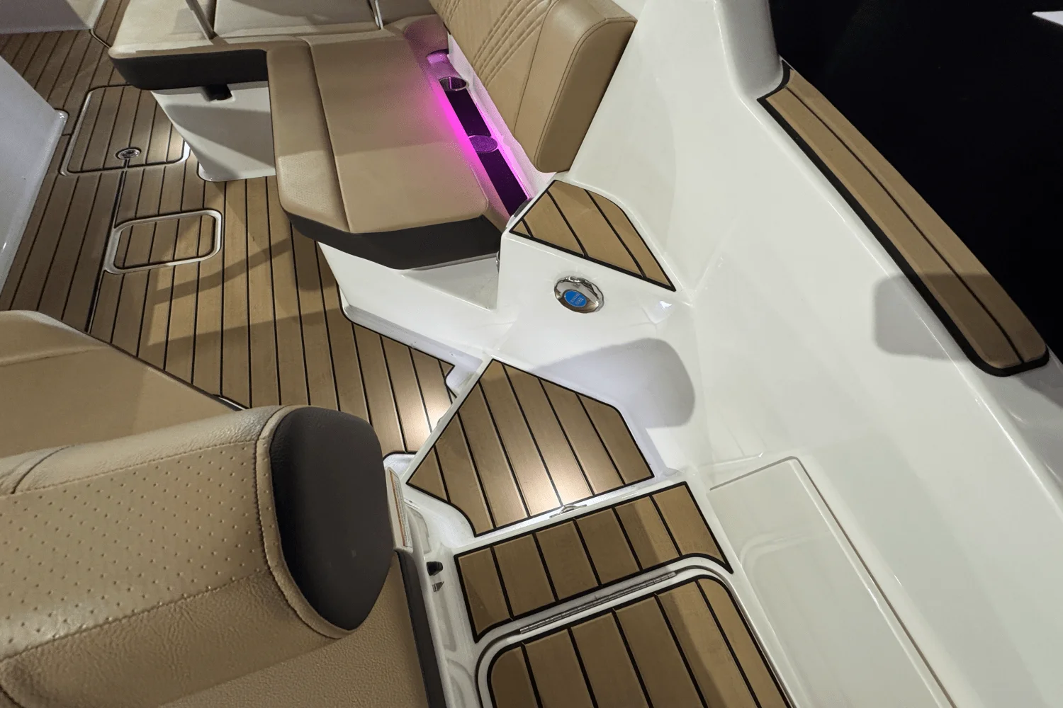 2025 Sea Ray SDX 270 Image Thumbnail #12