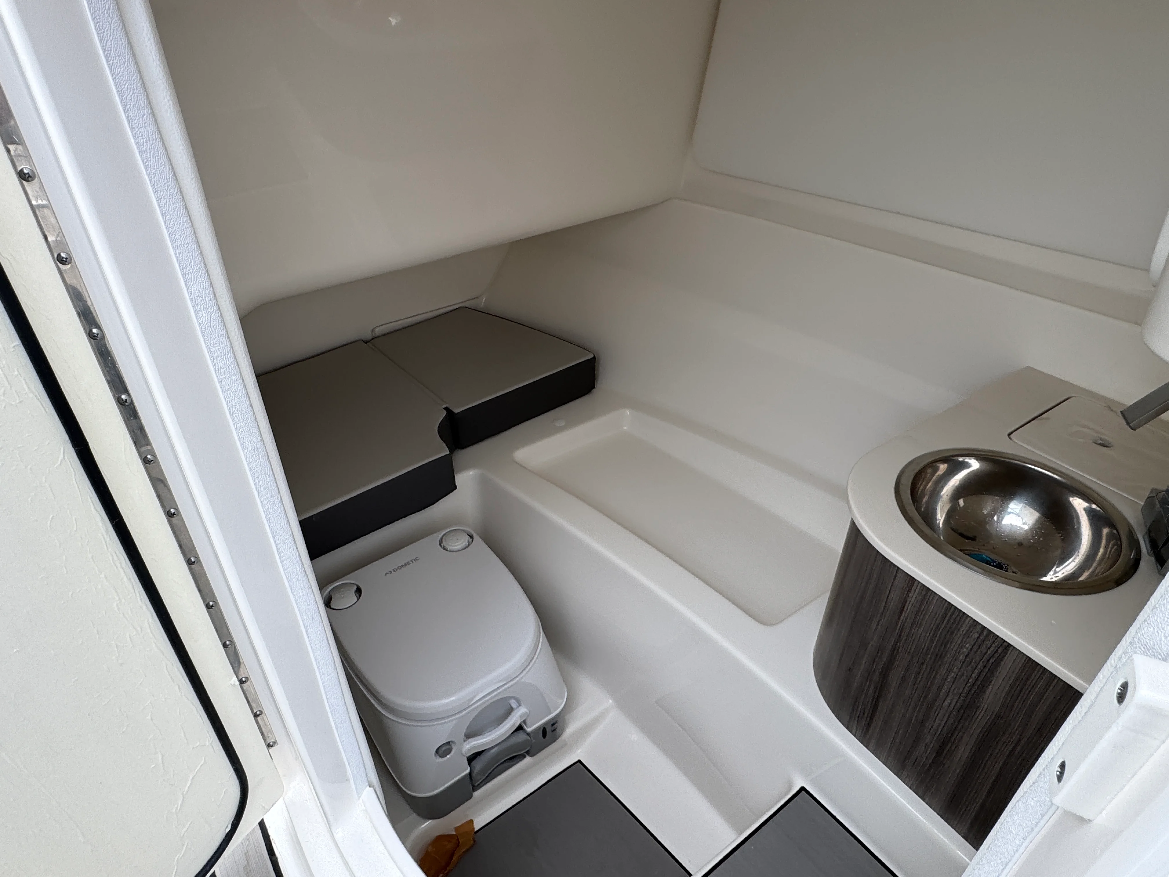 2025 Sea Ray 250 SDX Image Thumbnail #19