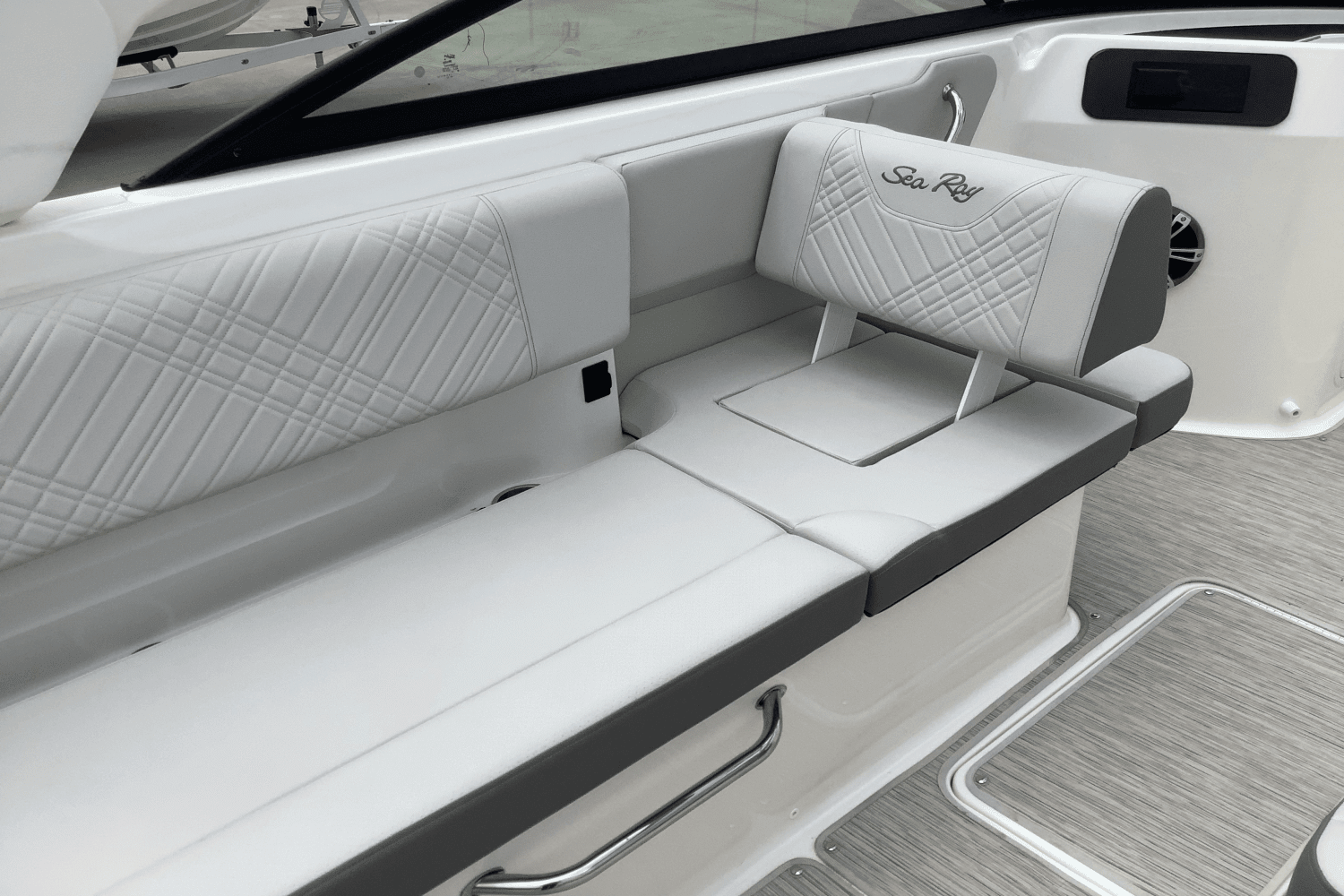 2025 Sea Ray 250 SDX Image Thumbnail #17