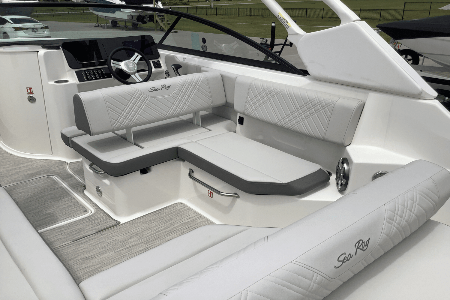 2025 Sea Ray 250 SDX Image Thumbnail #11