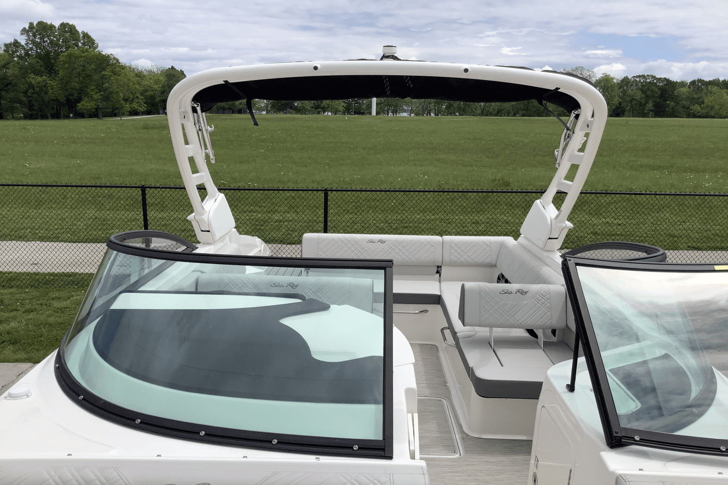 2025 Sea Ray 250 SDX Image Thumbnail #39