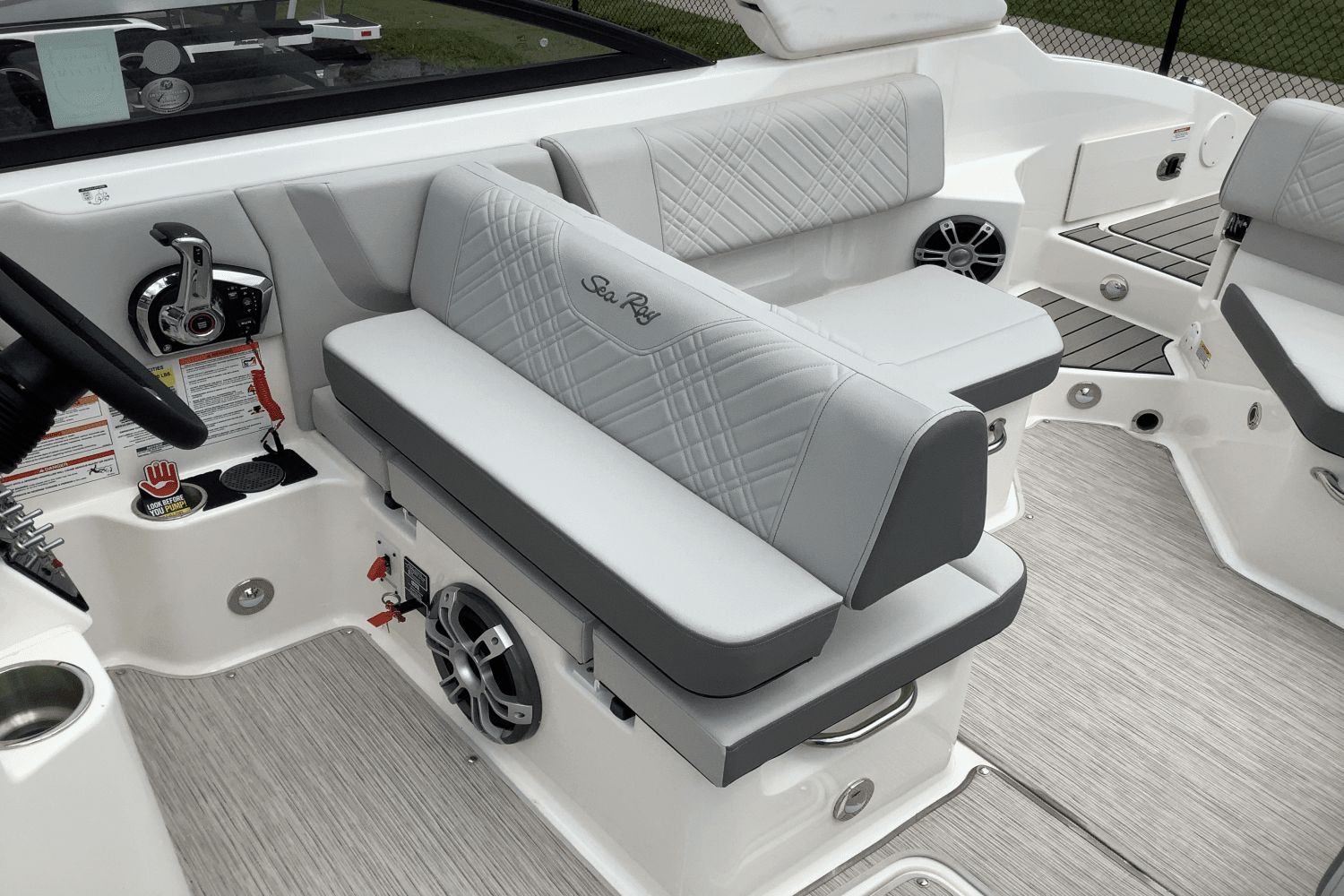 2025 Sea Ray 250 SDX Image Thumbnail #20