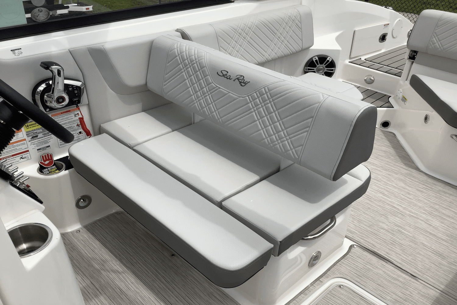 2025 Sea Ray 250 SDX Image Thumbnail #21
