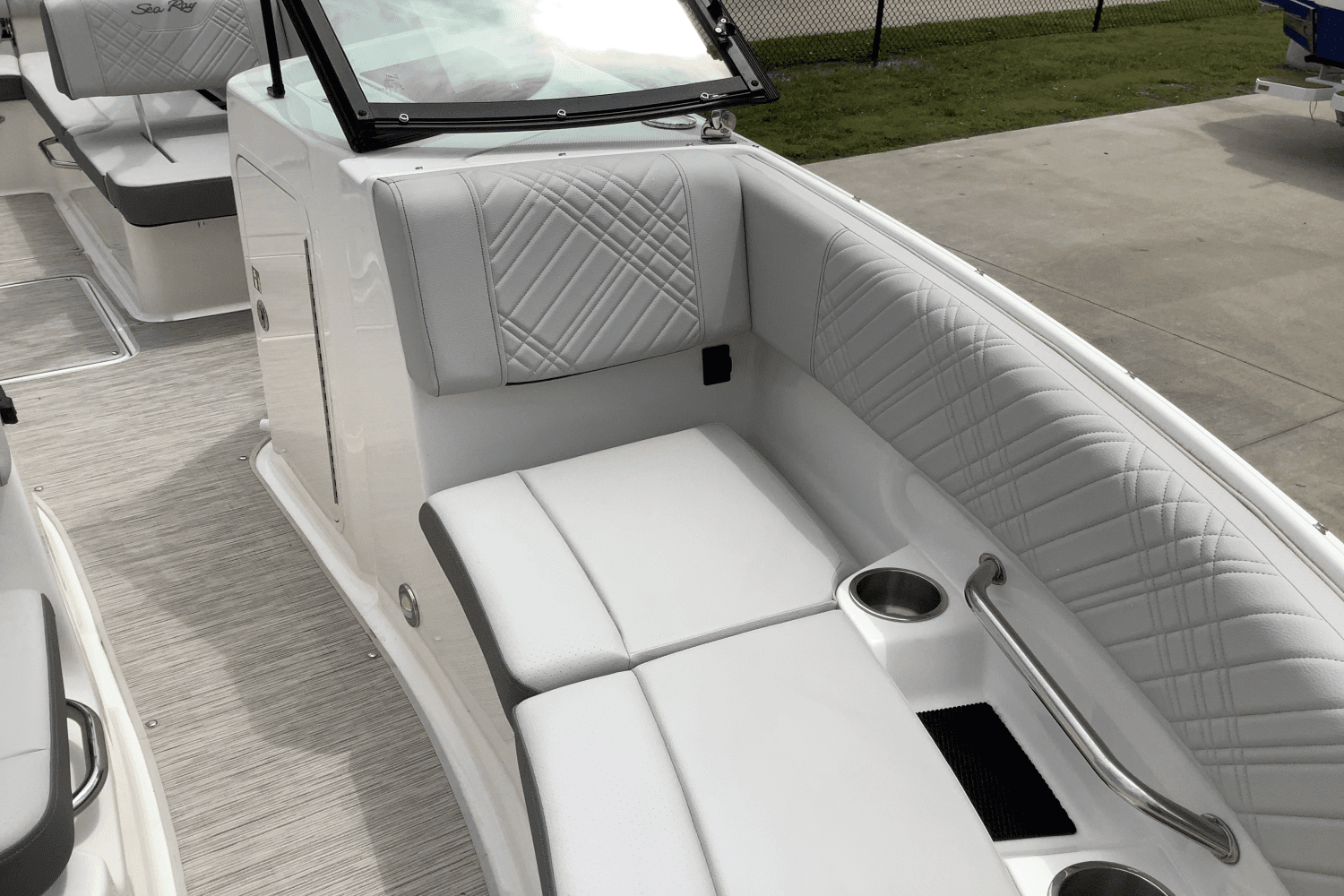 2025 Sea Ray 250 SDX Image Thumbnail #38