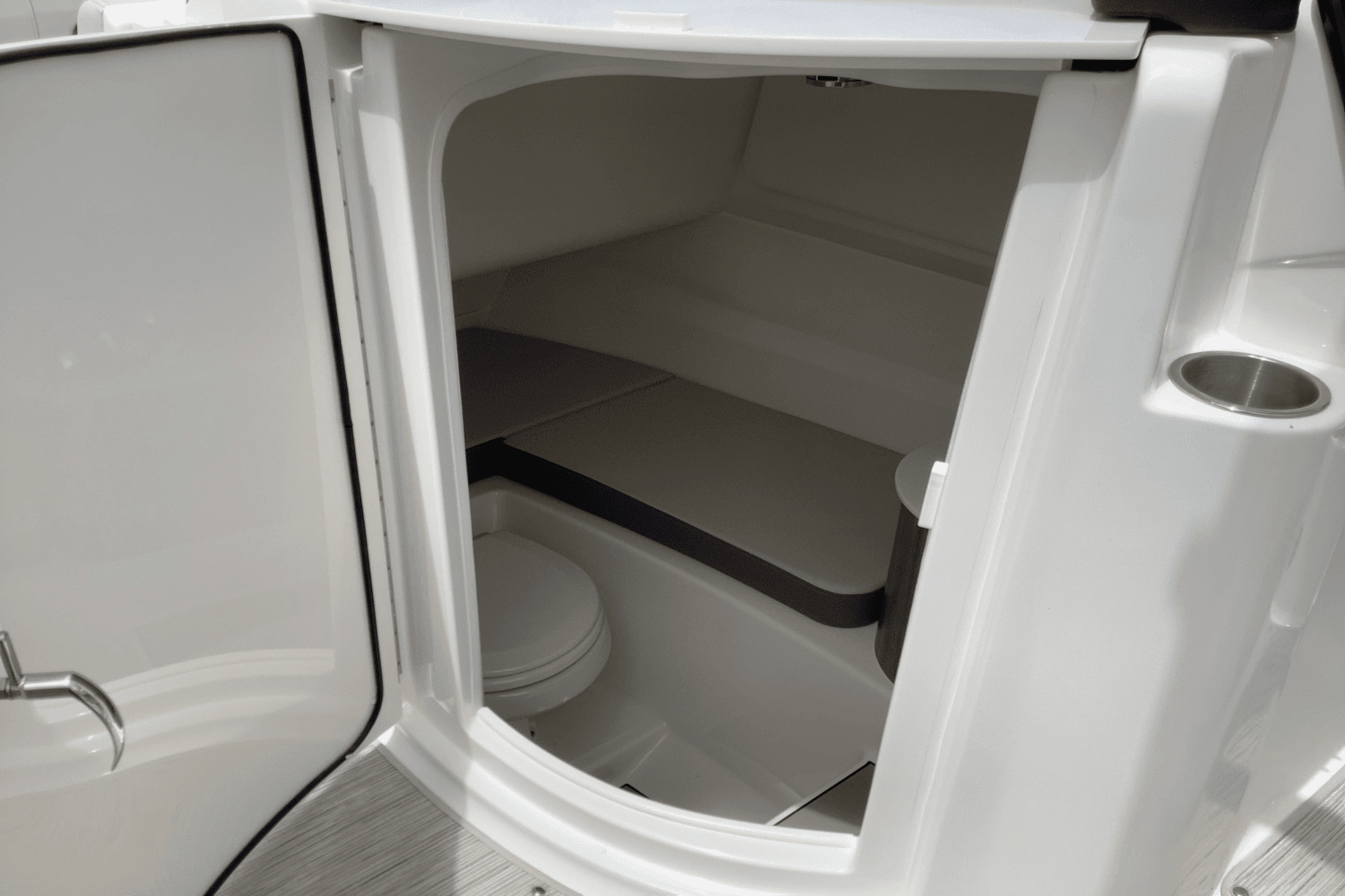 2025 Sea Ray 250 SDX Image Thumbnail #26