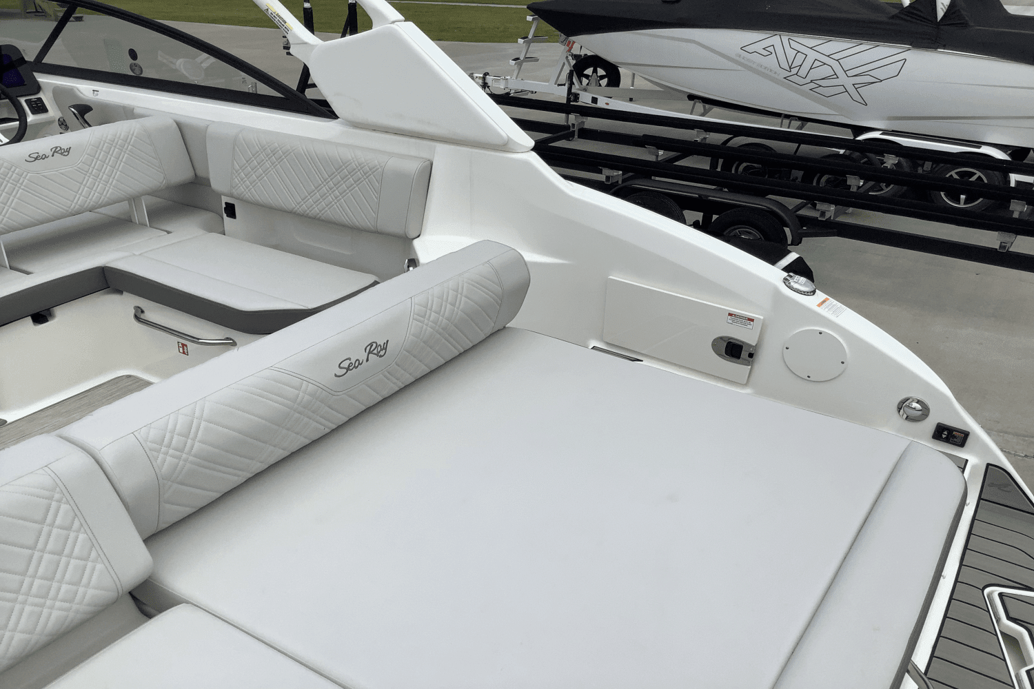 2025 Sea Ray 250 SDX Image Thumbnail #6