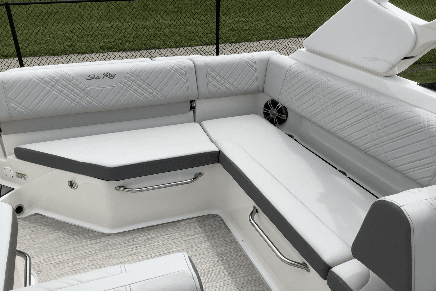 2025 Sea Ray 250 SDX Image Thumbnail #13