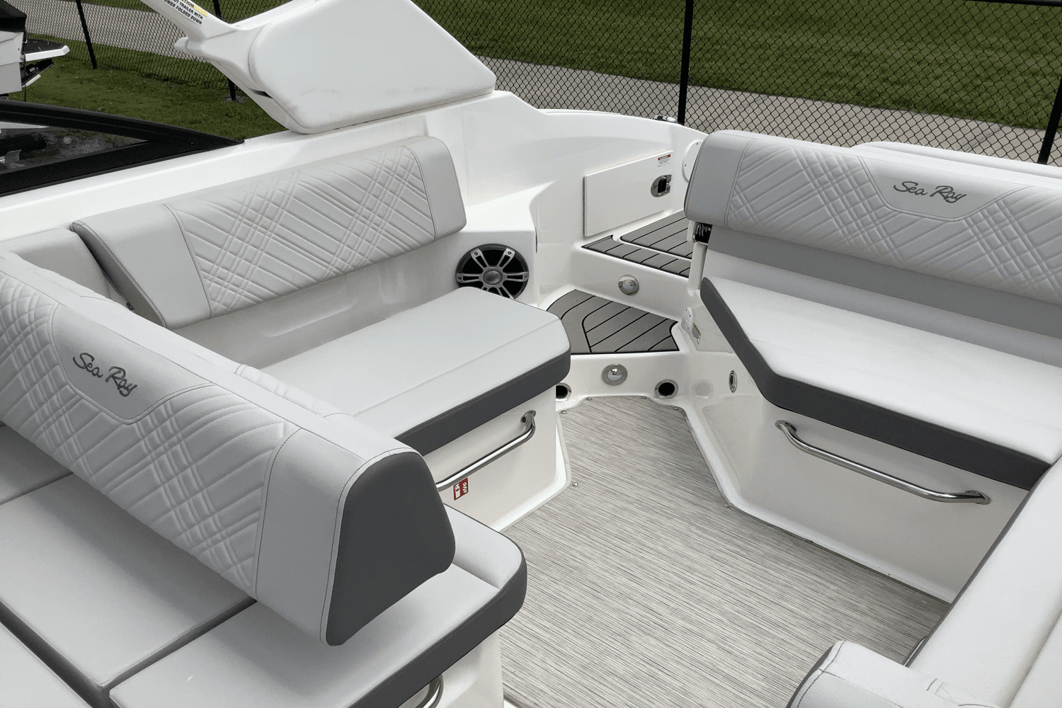 2025 Sea Ray 250 SDX Image Thumbnail #14