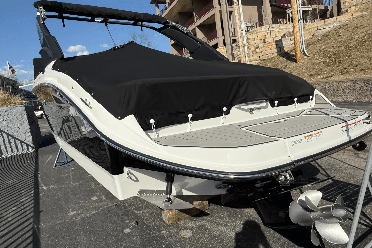 2025 Sea Ray 250 SDX Image Thumbnail #3