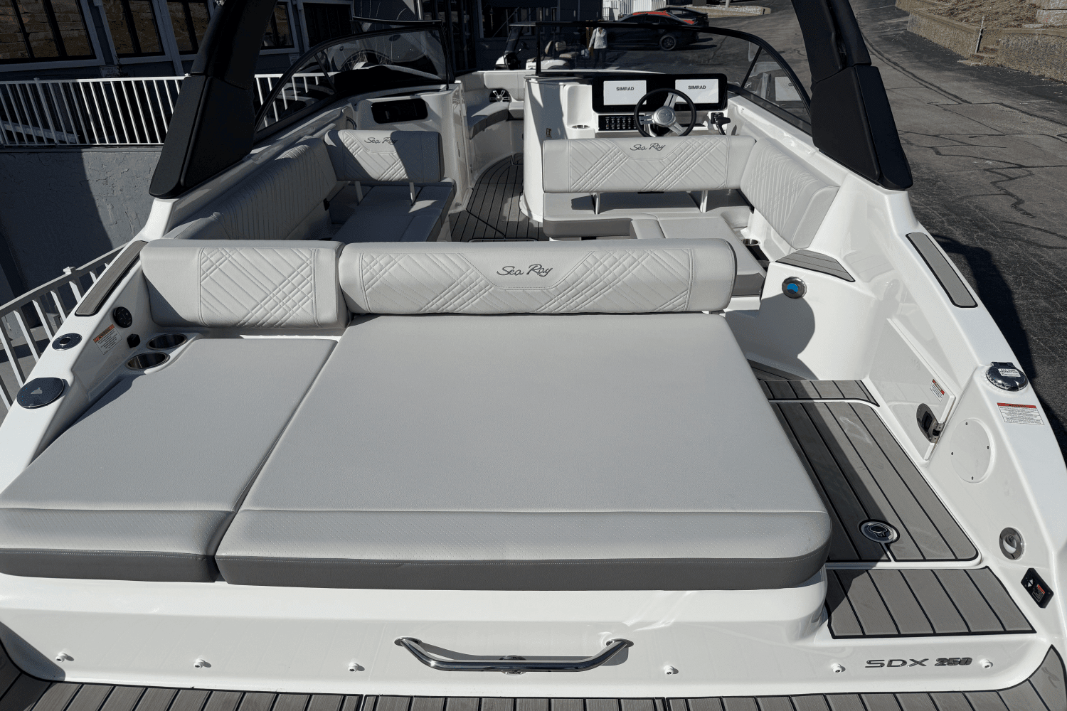 2025 Sea Ray 250 SDX Image Thumbnail #6