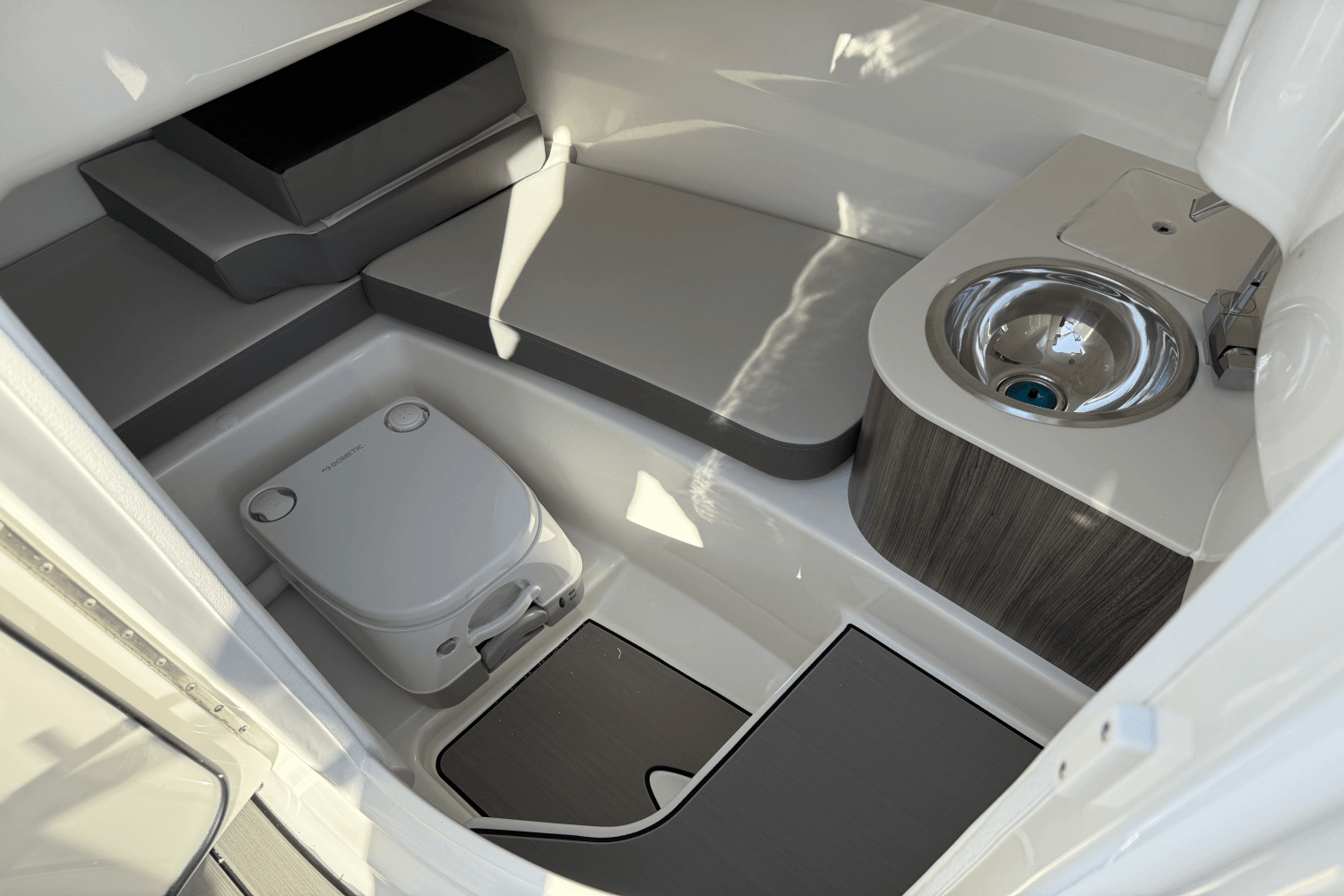 2025 Sea Ray 250 SDX Image Thumbnail #19