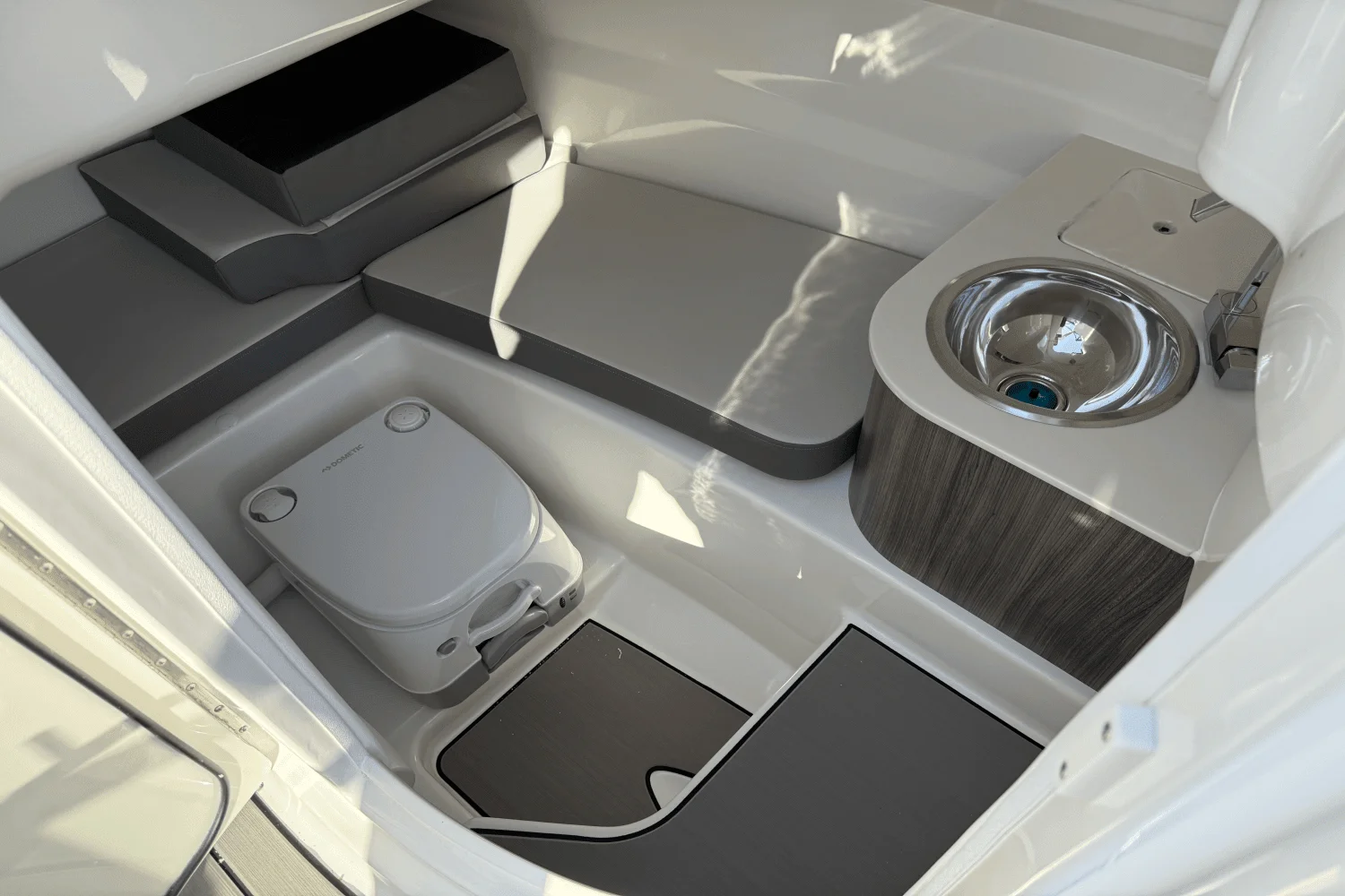 2025 Sea Ray 250 SDX Image Thumbnail #19