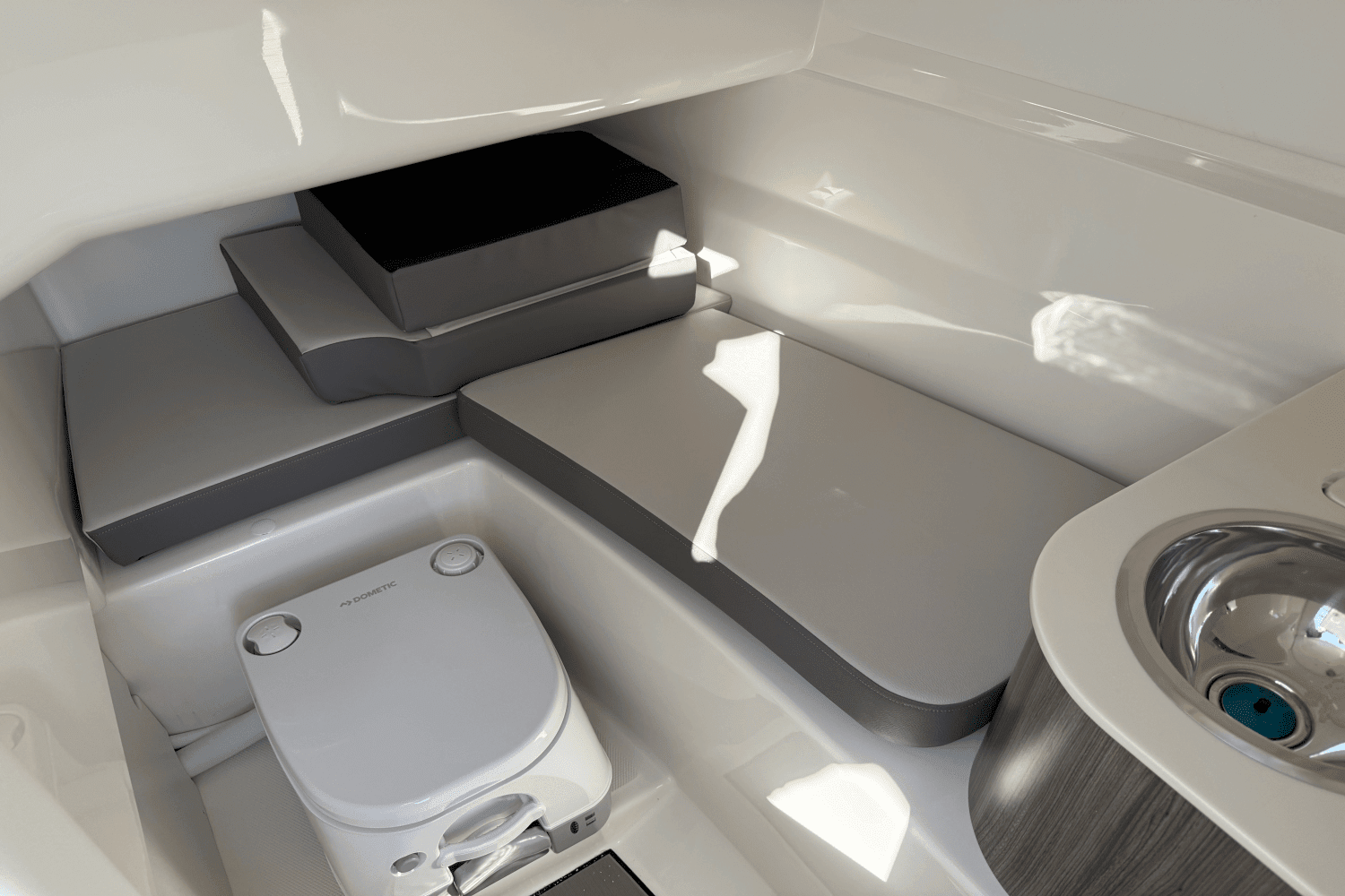 2025 Sea Ray 250 SDX Image Thumbnail #20