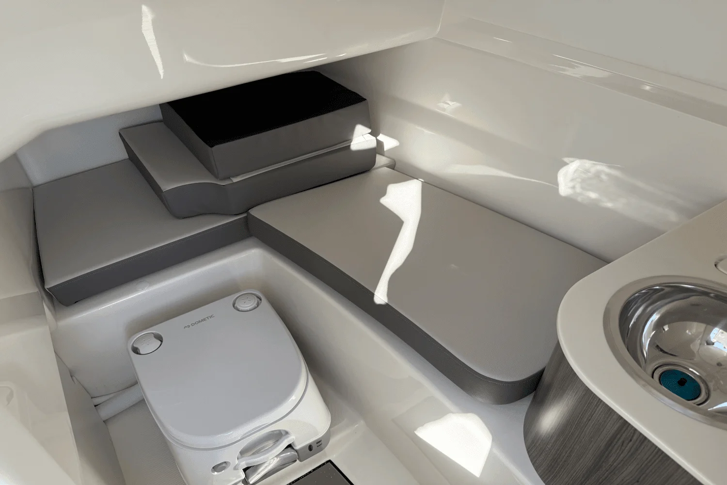 2025 Sea Ray 250 SDX Image Thumbnail #20