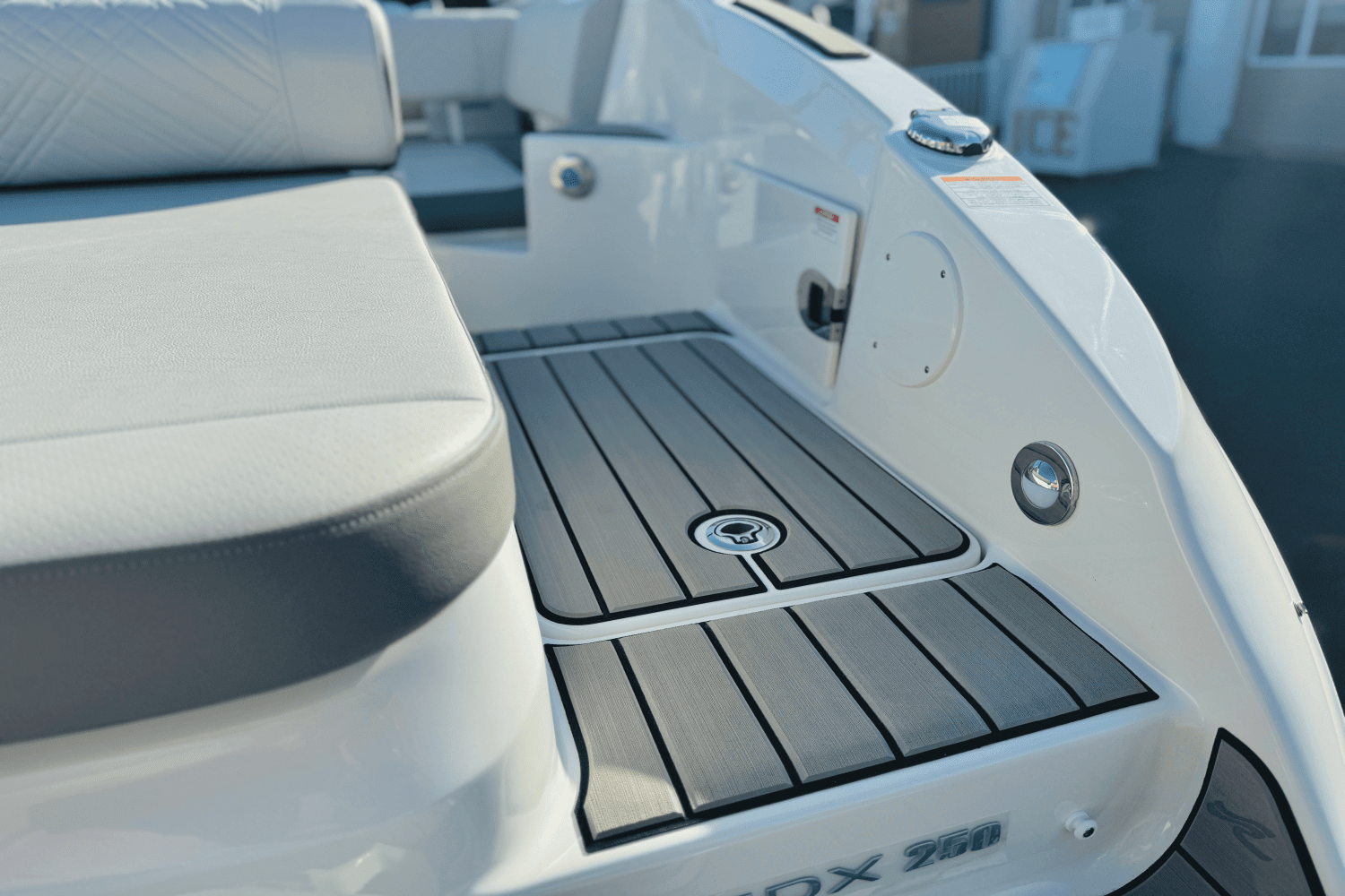 2025 Sea Ray 250 SDX Image Thumbnail #11