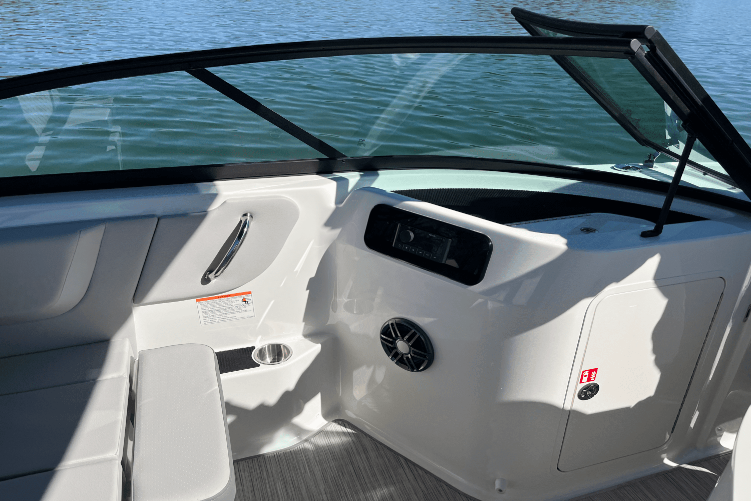 2025 Sea Ray 250 SDX Image Thumbnail #24