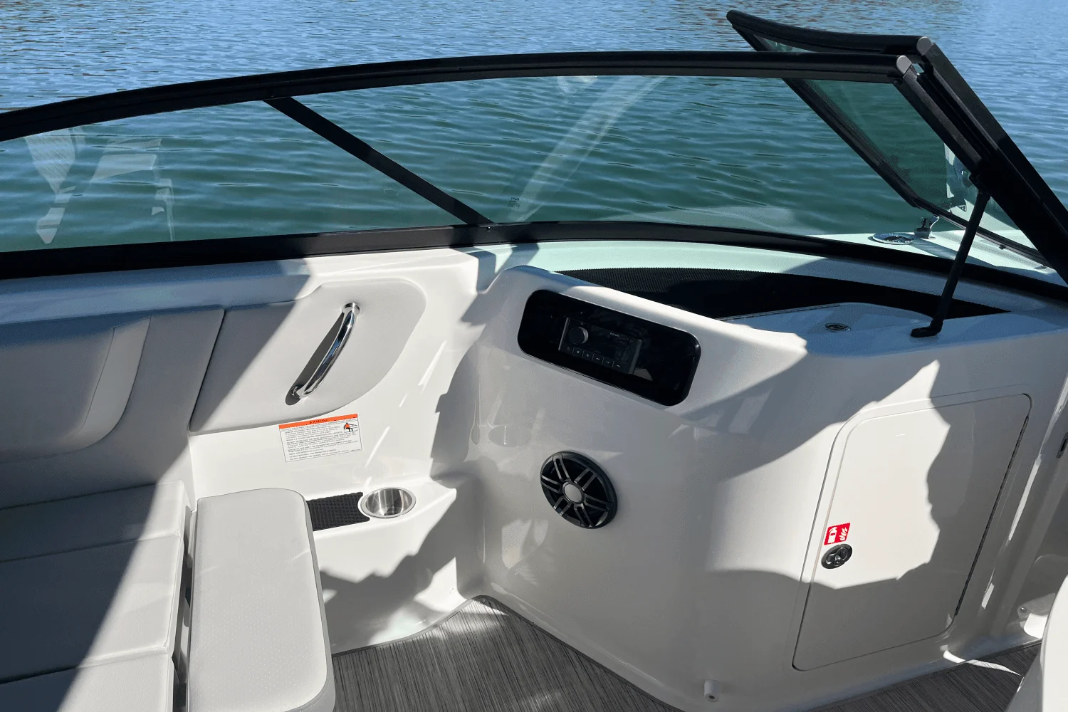 2025 Sea Ray 250 SDX Image Thumbnail #24