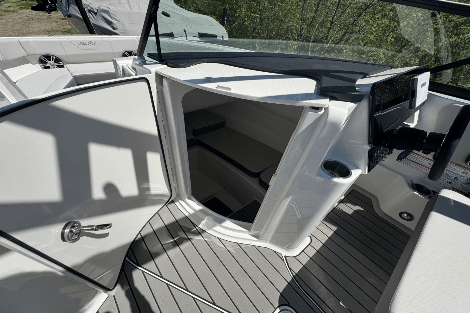 2025 Sea Ray 250 SDX Image Thumbnail #17
