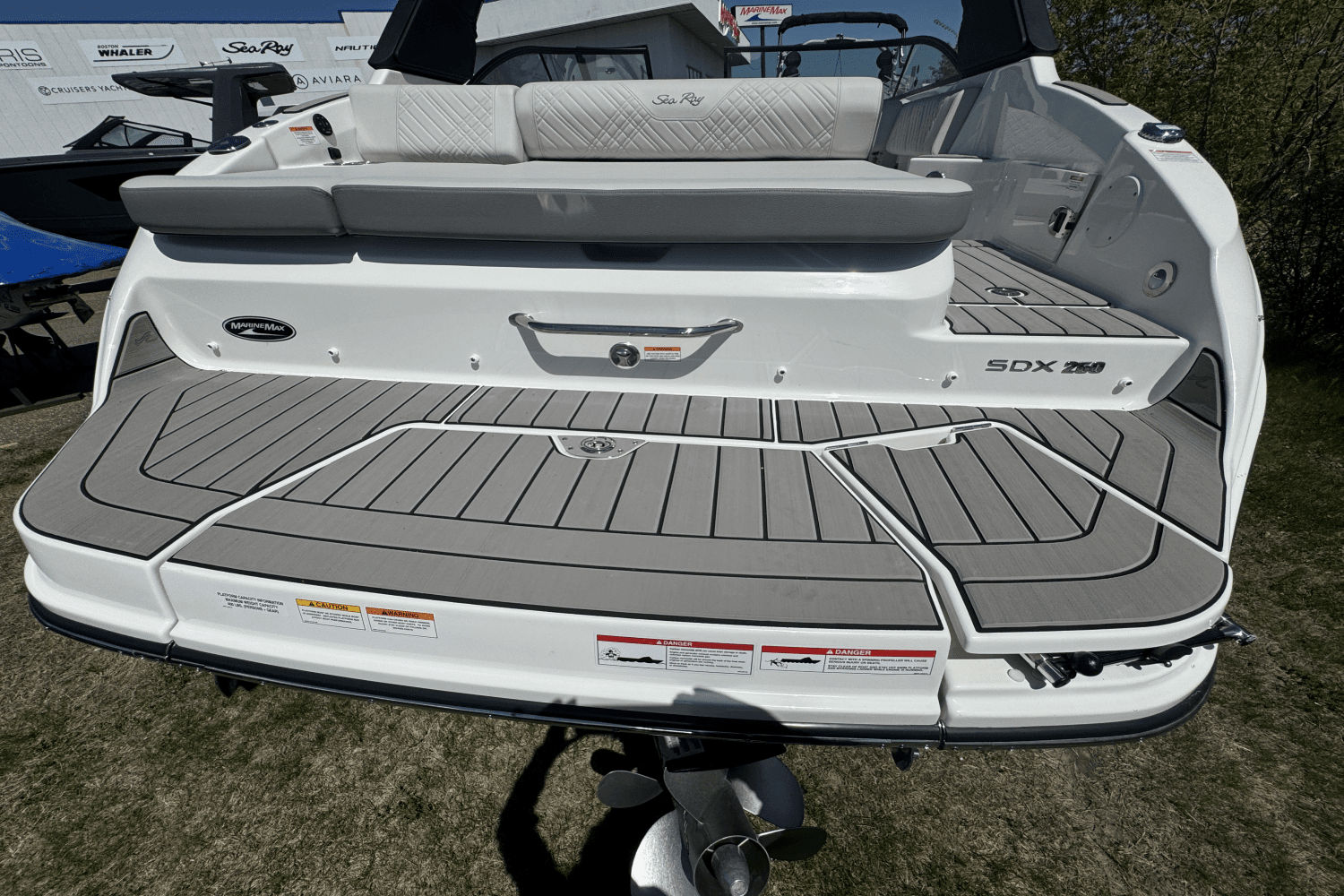 2025 Sea Ray 250 SDX Image Thumbnail #4
